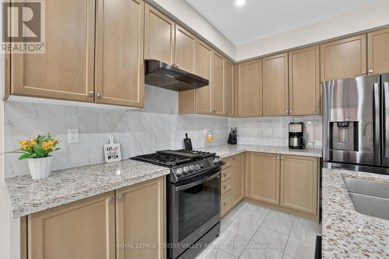 29 Memorial Court, Bradford West Gwillimbury (Bradford), Ontario  L3Z 4H5 - Photo 19 - N12888188