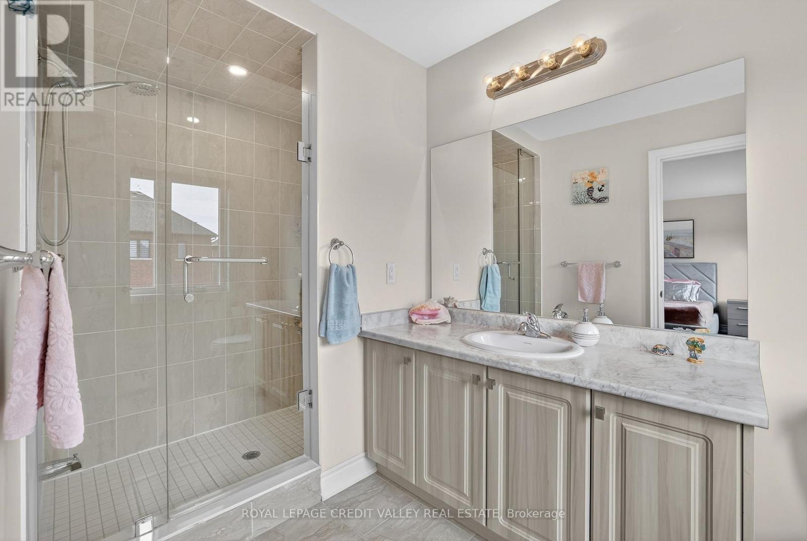 29 Memorial Court, Bradford West Gwillimbury (Bradford), Ontario  L3Z 4H5 - Photo 23 - N12888188