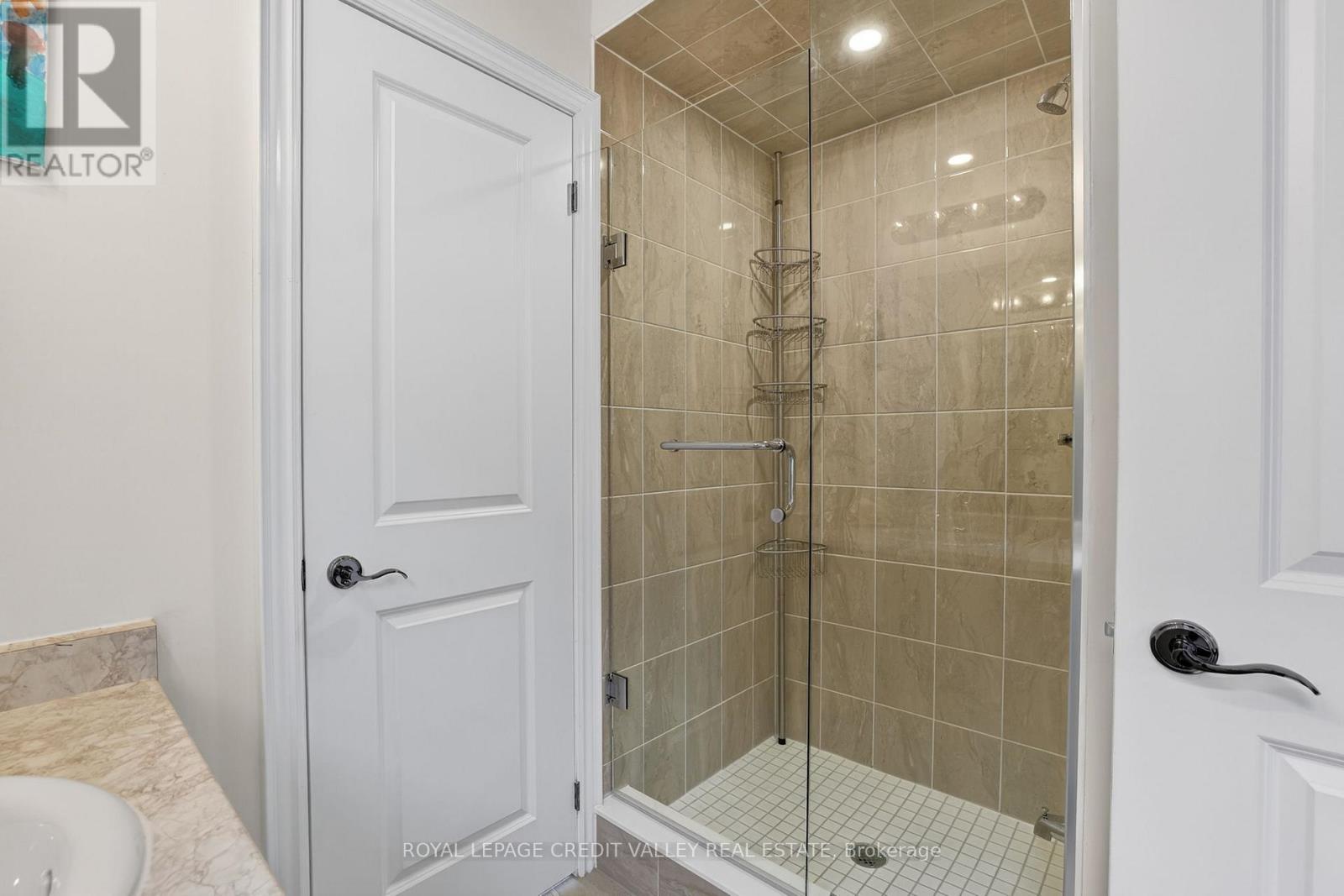 29 Memorial Court, Bradford West Gwillimbury (Bradford), Ontario  L3Z 4H5 - Photo 26 - N12888188