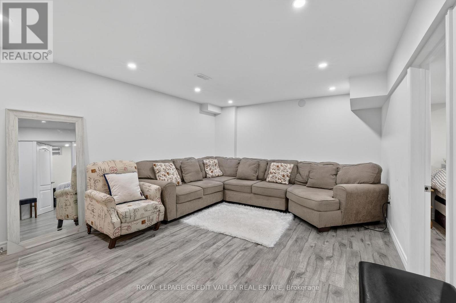 29 Memorial Court, Bradford West Gwillimbury (Bradford), Ontario  L3Z 4H5 - Photo 35 - N12888188