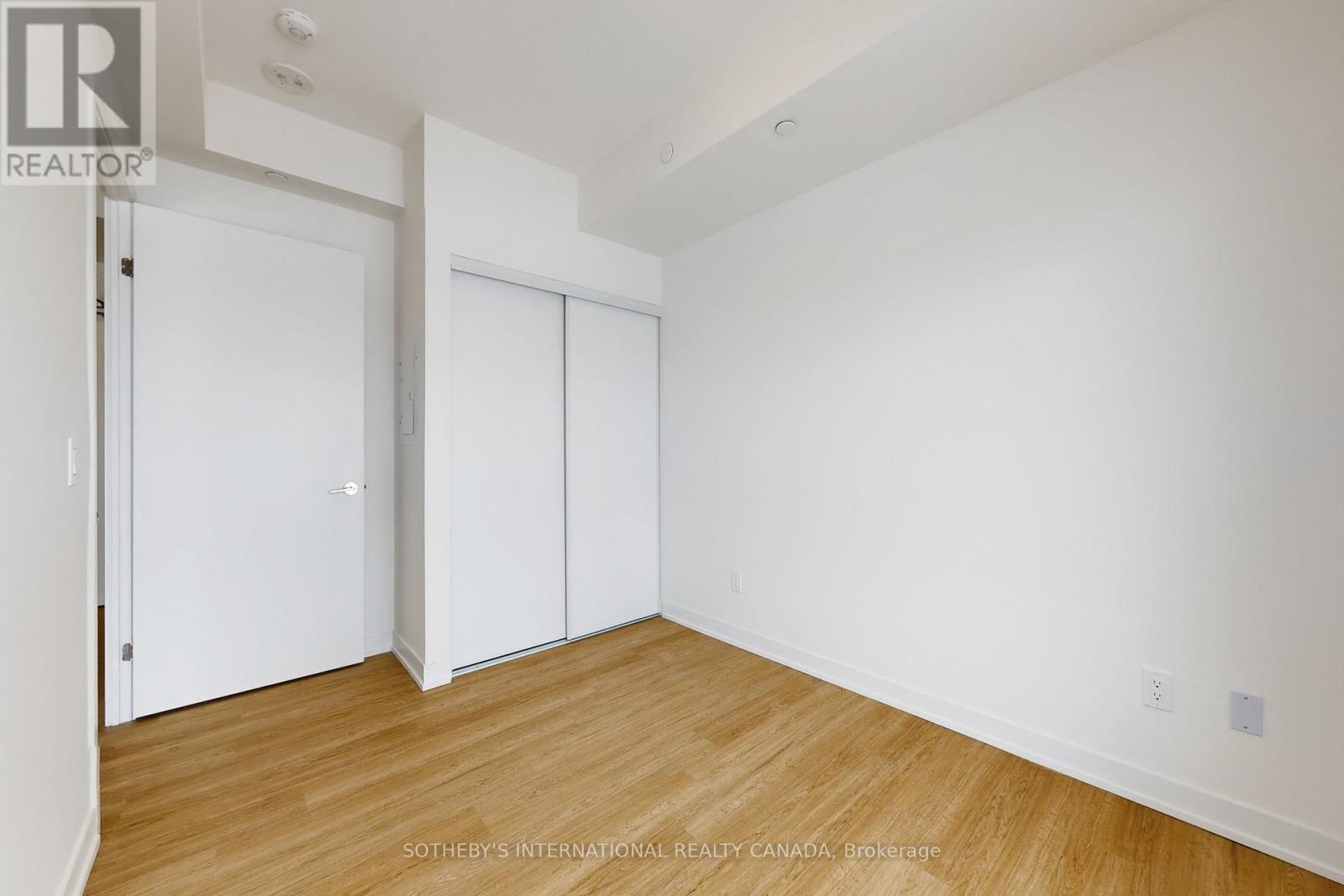 1027 - 2 David Eyer Road, Richmond Hill, Ontario  L4S 0N6 - Photo 17 - N12888292