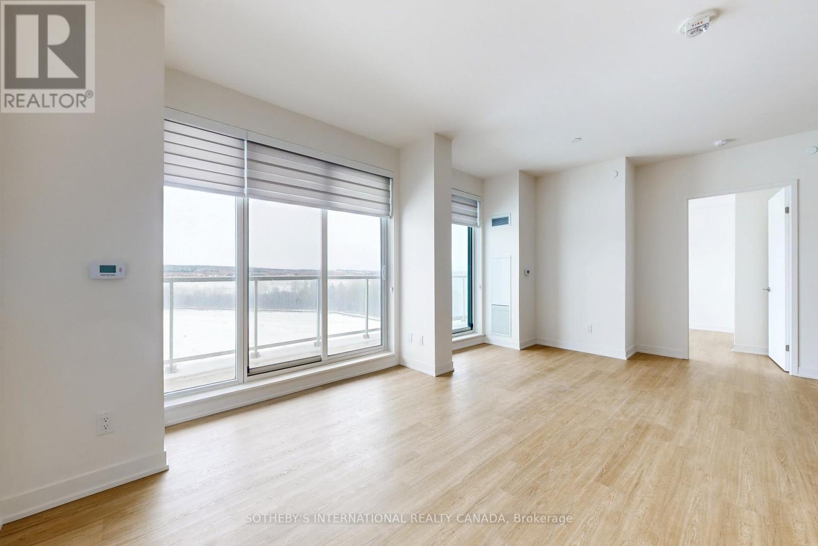 1027 - 2 David Eyer Road, Richmond Hill, Ontario  L4S 0N6 - Photo 3 - N12888292