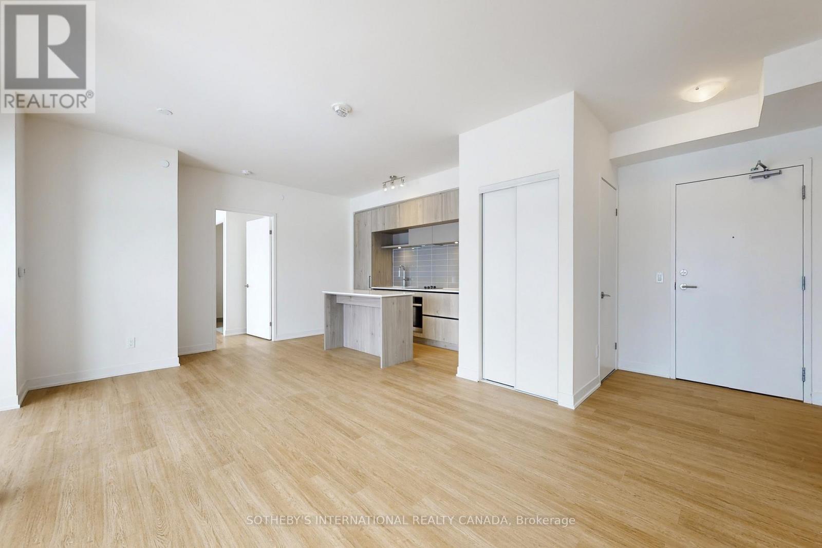 1027 - 2 David Eyer Road, Richmond Hill, Ontario  L4S 0N6 - Photo 6 - N12888292