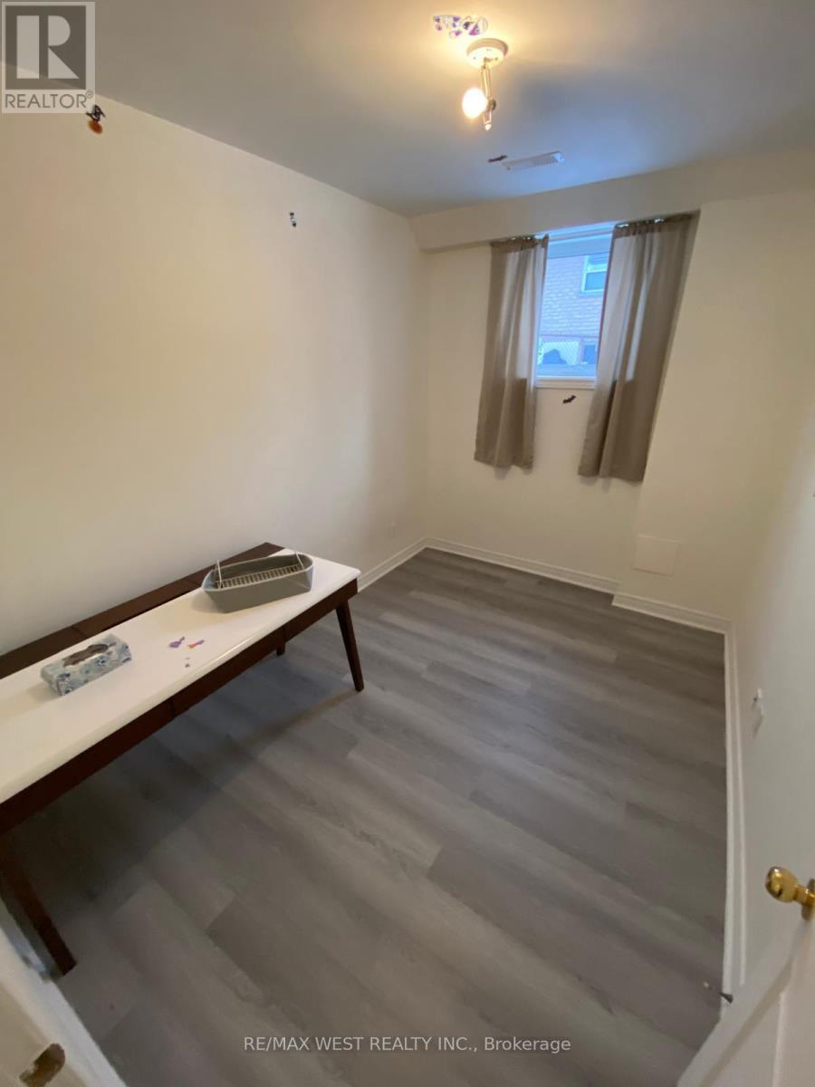 9720 Keele Street, Vaughan (Maple), Ontario  L6A 3Y6 - Photo 4 - N12888382