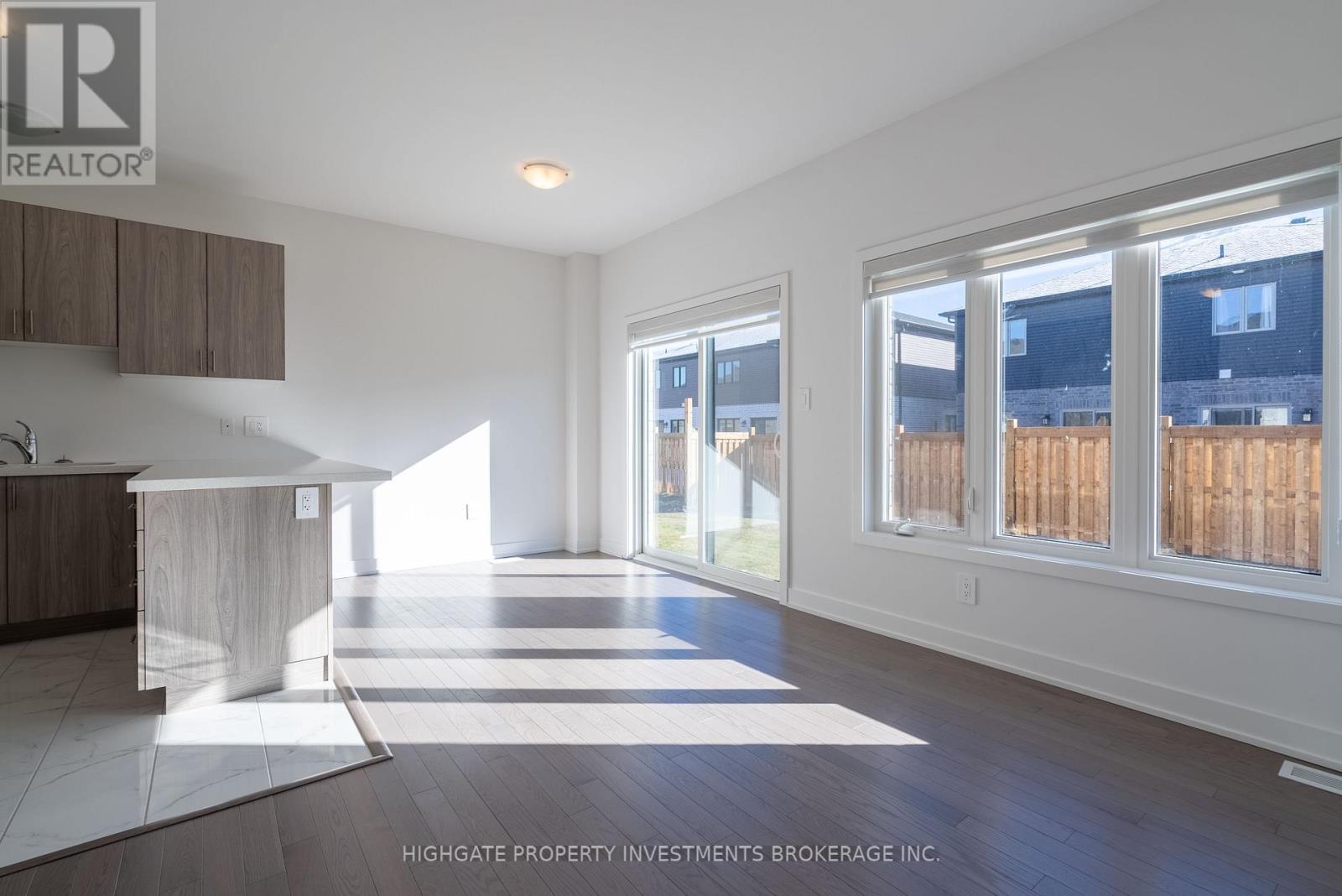 20 Westwood Avenue, Barrie (Painswick South), Ontario  L9J 0M6 - Photo 14 - S12888202