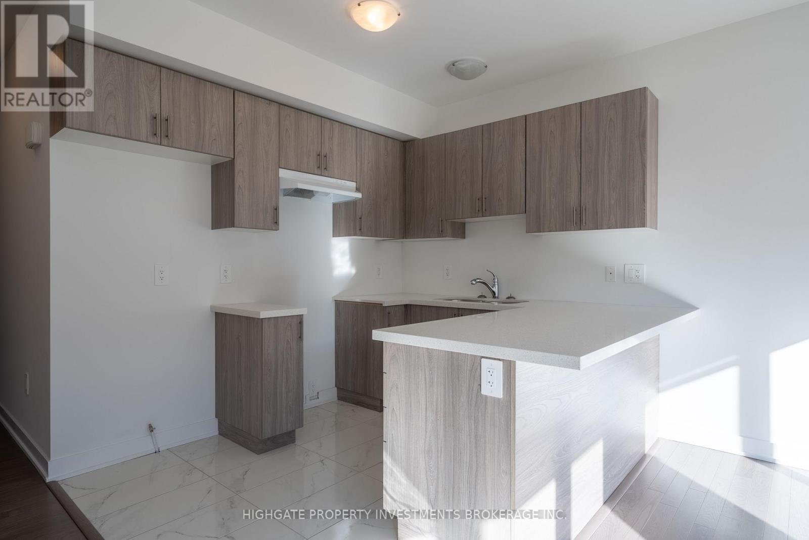 20 Westwood Avenue, Barrie (Painswick South), Ontario  L9J 0M6 - Photo 15 - S12888202