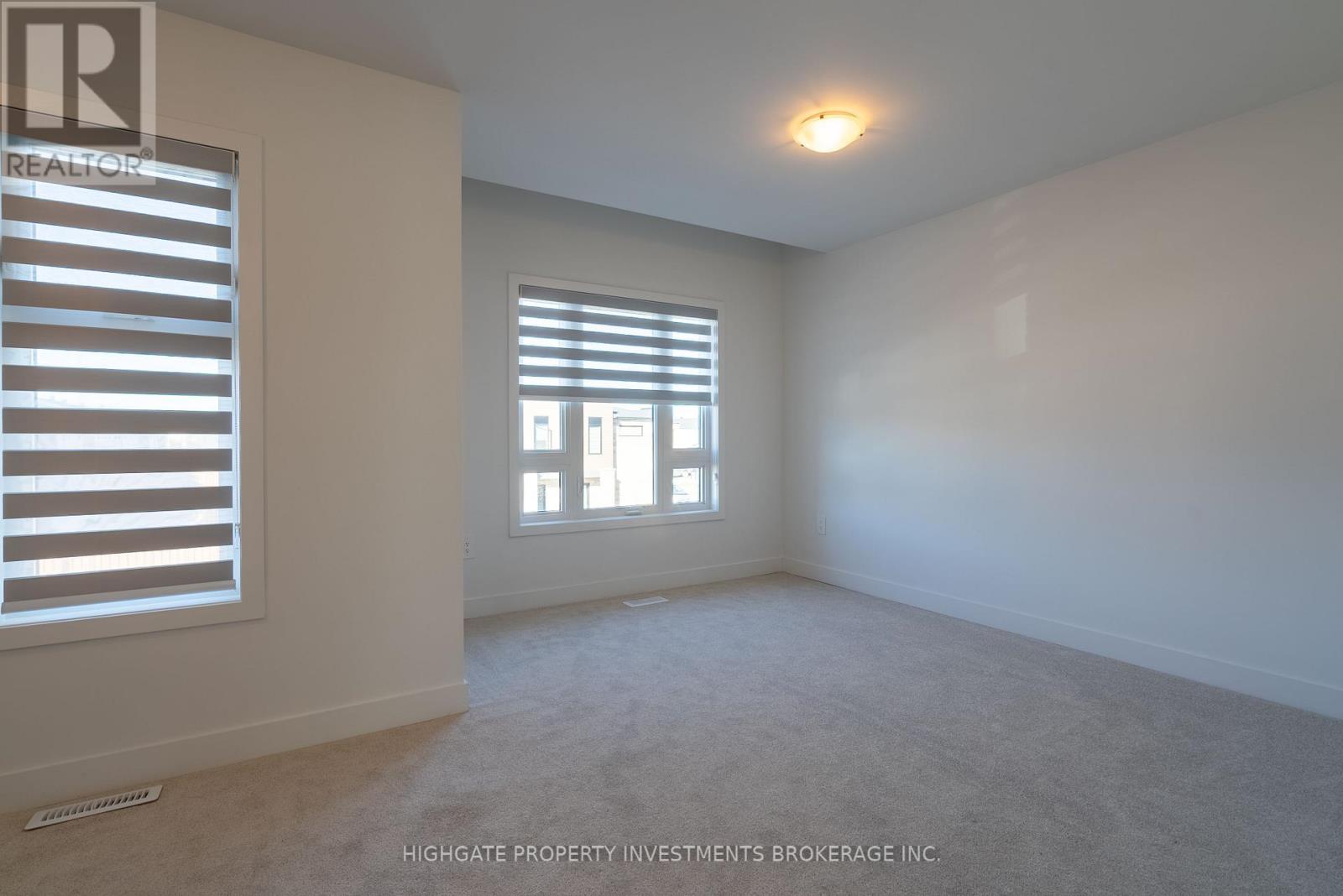 20 Westwood Avenue, Barrie (Painswick South), Ontario  L9J 0M6 - Photo 5 - S12888202