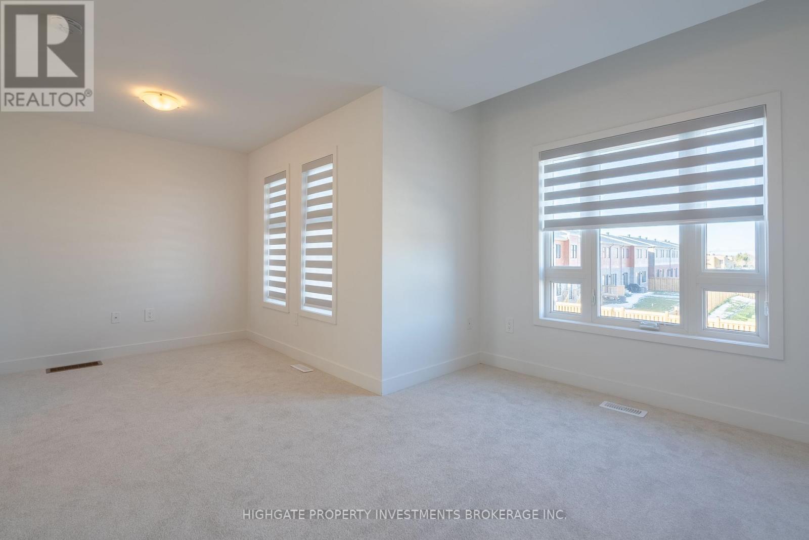 20 Westwood Avenue, Barrie (Painswick South), Ontario  L9J 0M6 - Photo 6 - S12888202