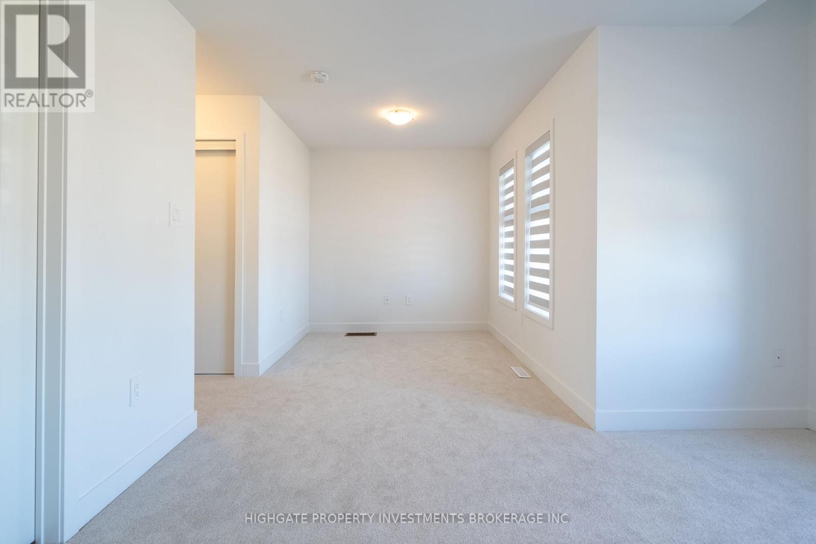 20 Westwood Avenue, Barrie (Painswick South), Ontario  L9J 0M6 - Photo 7 - S12888202