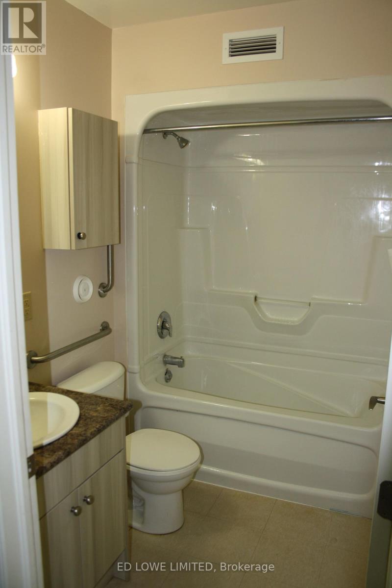 E-202 - 59 Arch Brown Court, Barrie (East Bayfield), Ontario  L4M 0C6 - Photo 14 - S12888356