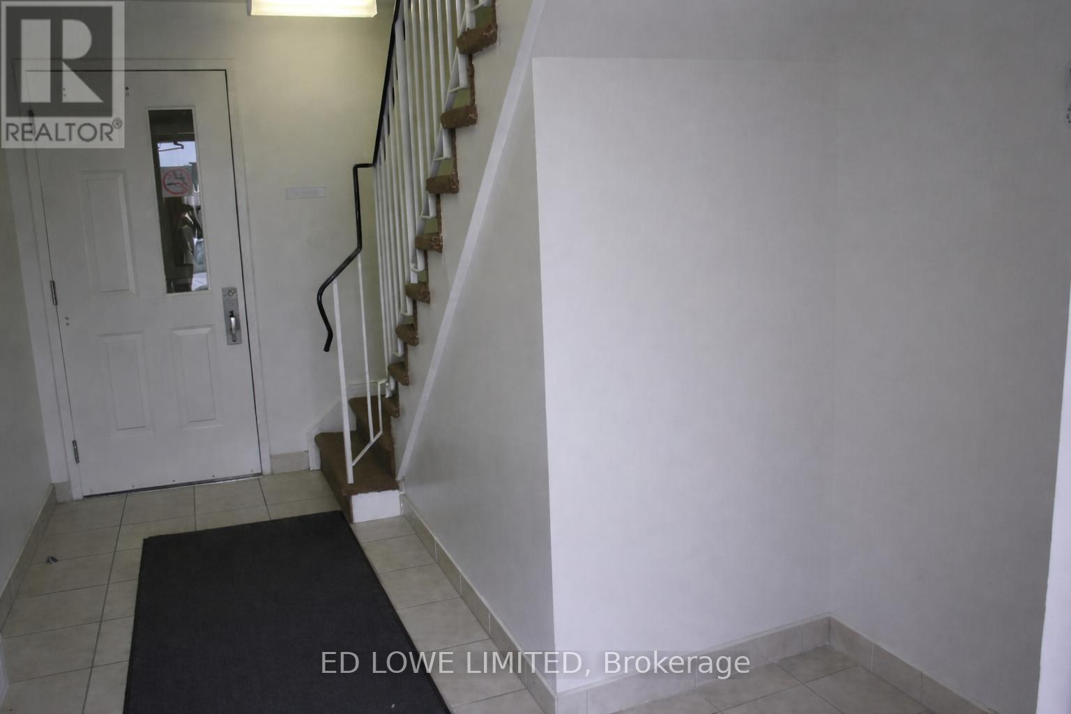 E-202 - 59 Arch Brown Court, Barrie (East Bayfield), Ontario  L4M 0C6 - Photo 4 - S12888356