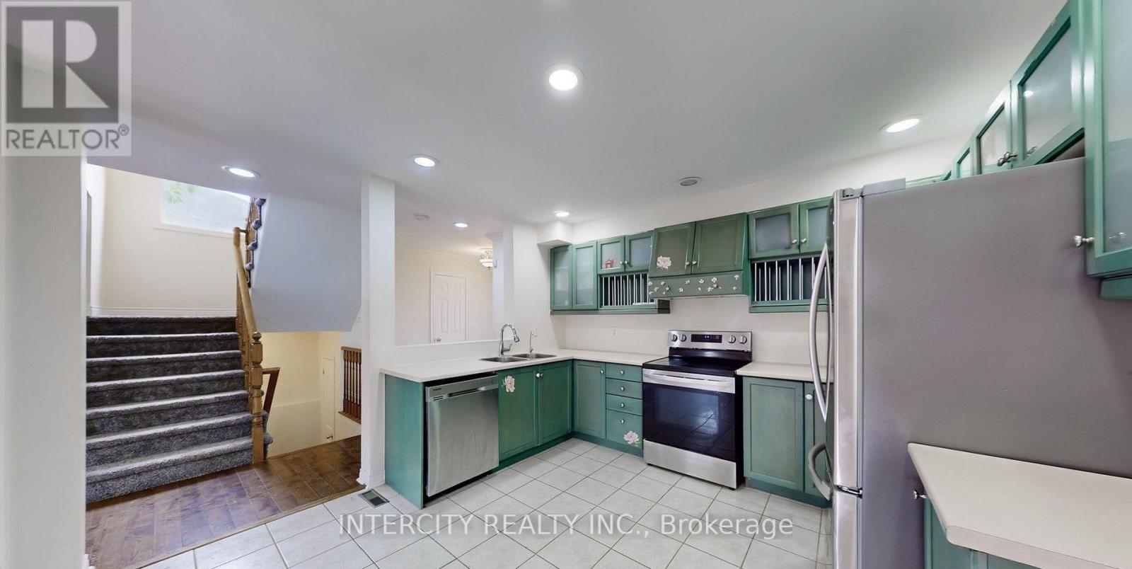 138 Tunbridge Road, Barrie (Georgian Drive), Ontario  L4M 6T1 - Photo 11 - S12888370