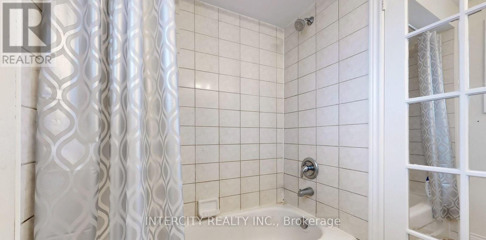 138 Tunbridge Road, Barrie (Georgian Drive), Ontario  L4M 6T1 - Photo 21 - S12888370