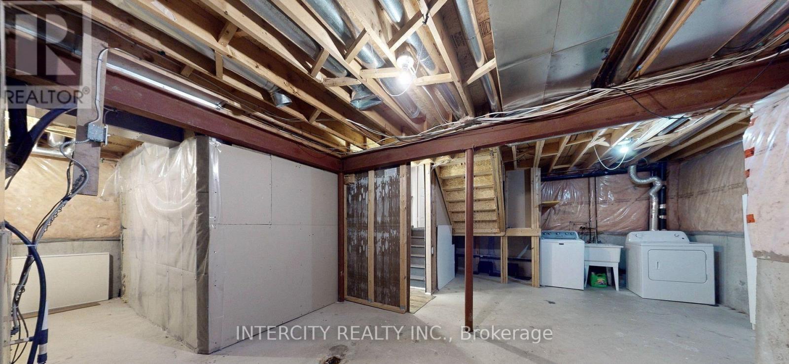 138 Tunbridge Road, Barrie (Georgian Drive), Ontario  L4M 6T1 - Photo 32 - S12888370