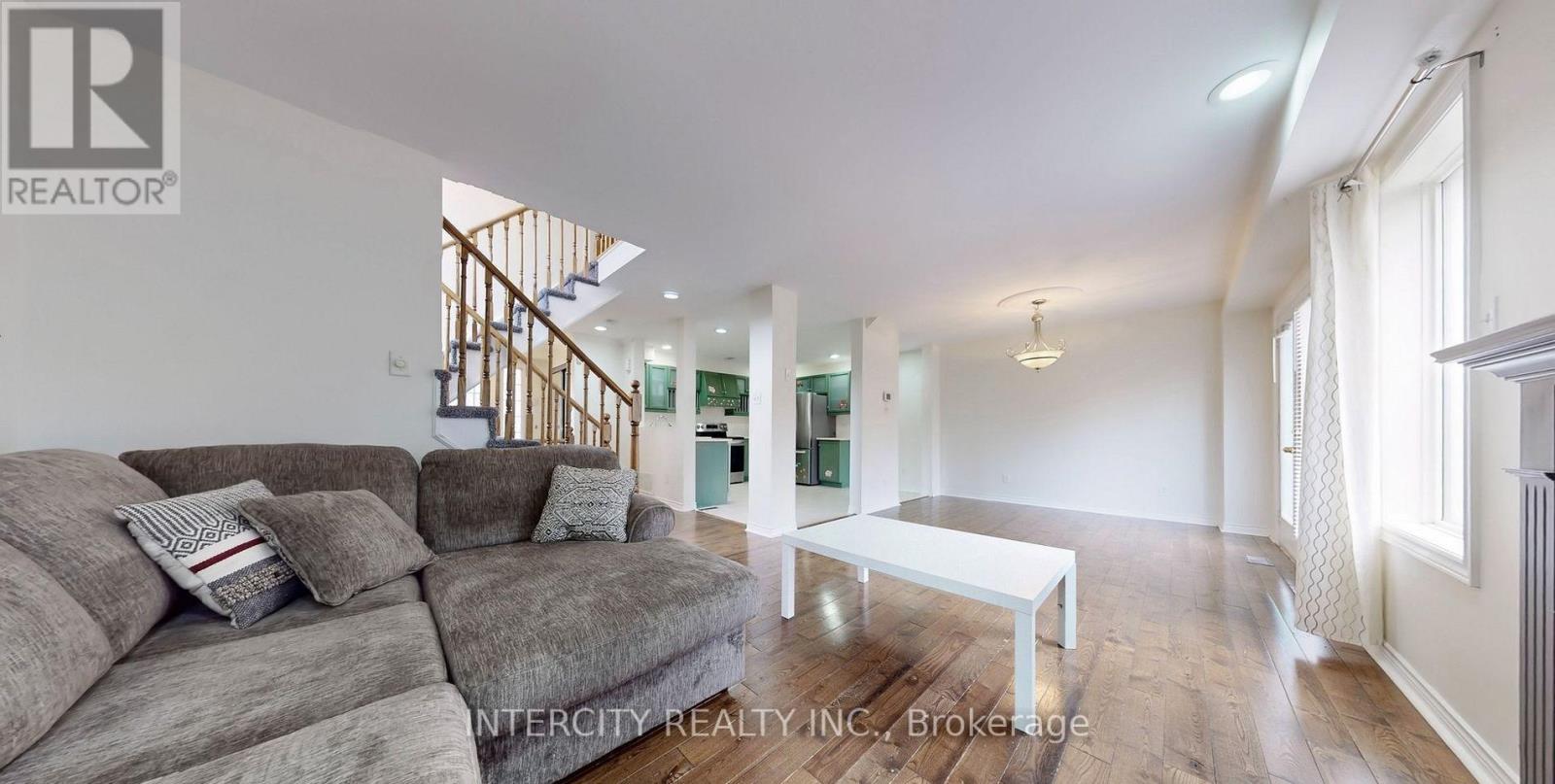 138 Tunbridge Road, Barrie (Georgian Drive), Ontario  L4M 6T1 - Photo 5 - S12888370