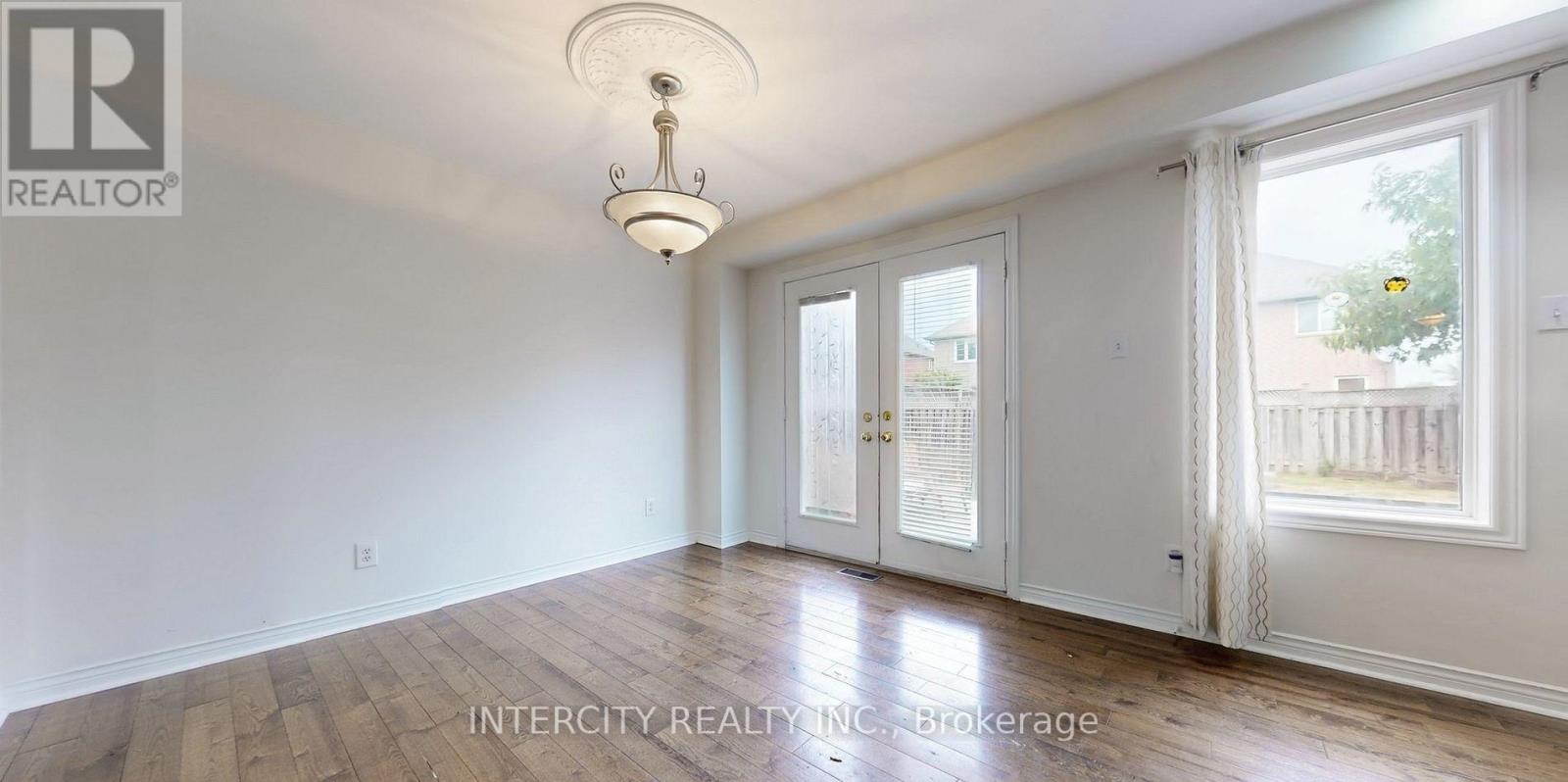 138 Tunbridge Road, Barrie (Georgian Drive), Ontario  L4M 6T1 - Photo 6 - S12888370