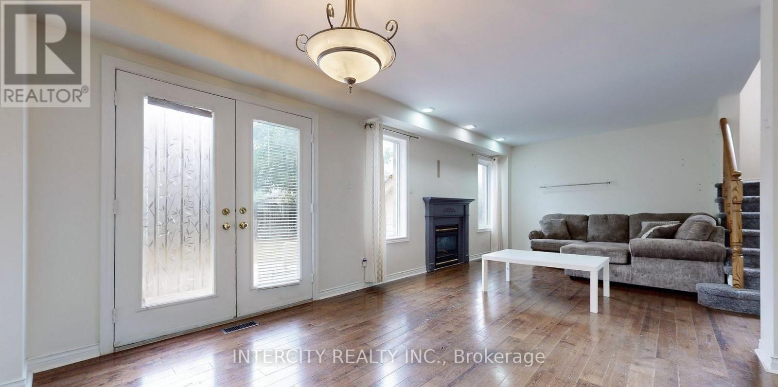 138 Tunbridge Road, Barrie (Georgian Drive), Ontario  L4M 6T1 - Photo 7 - S12888370