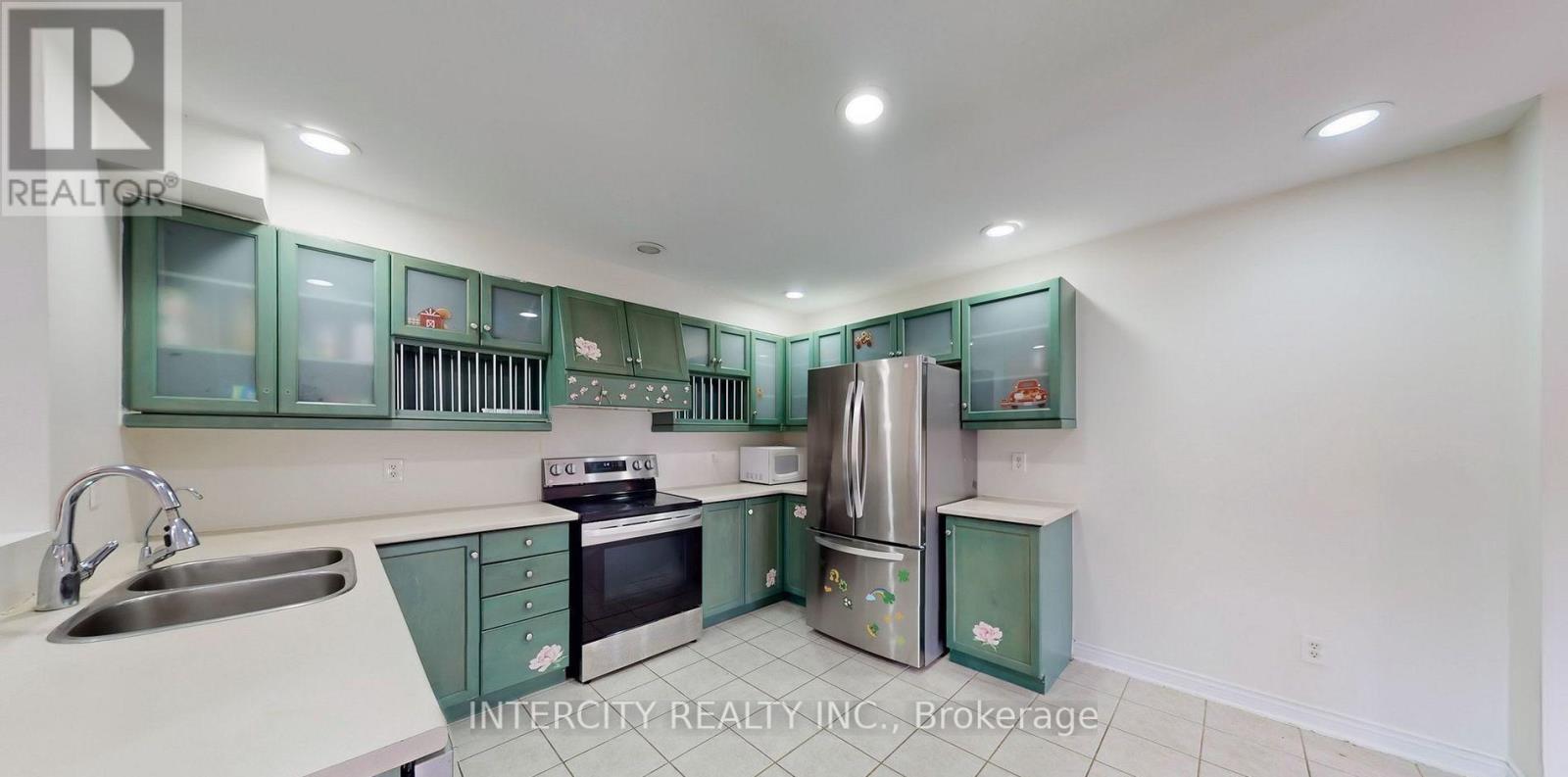 138 Tunbridge Road, Barrie (Georgian Drive), Ontario  L4M 6T1 - Photo 9 - S12888370