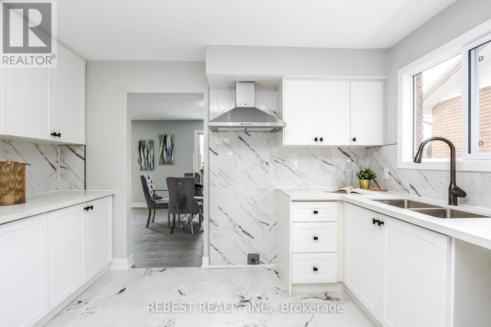 92 Lillian Crescent, Barrie (Sunnidale), Ontario  L4N 5H7 - Photo 16 - S12888390