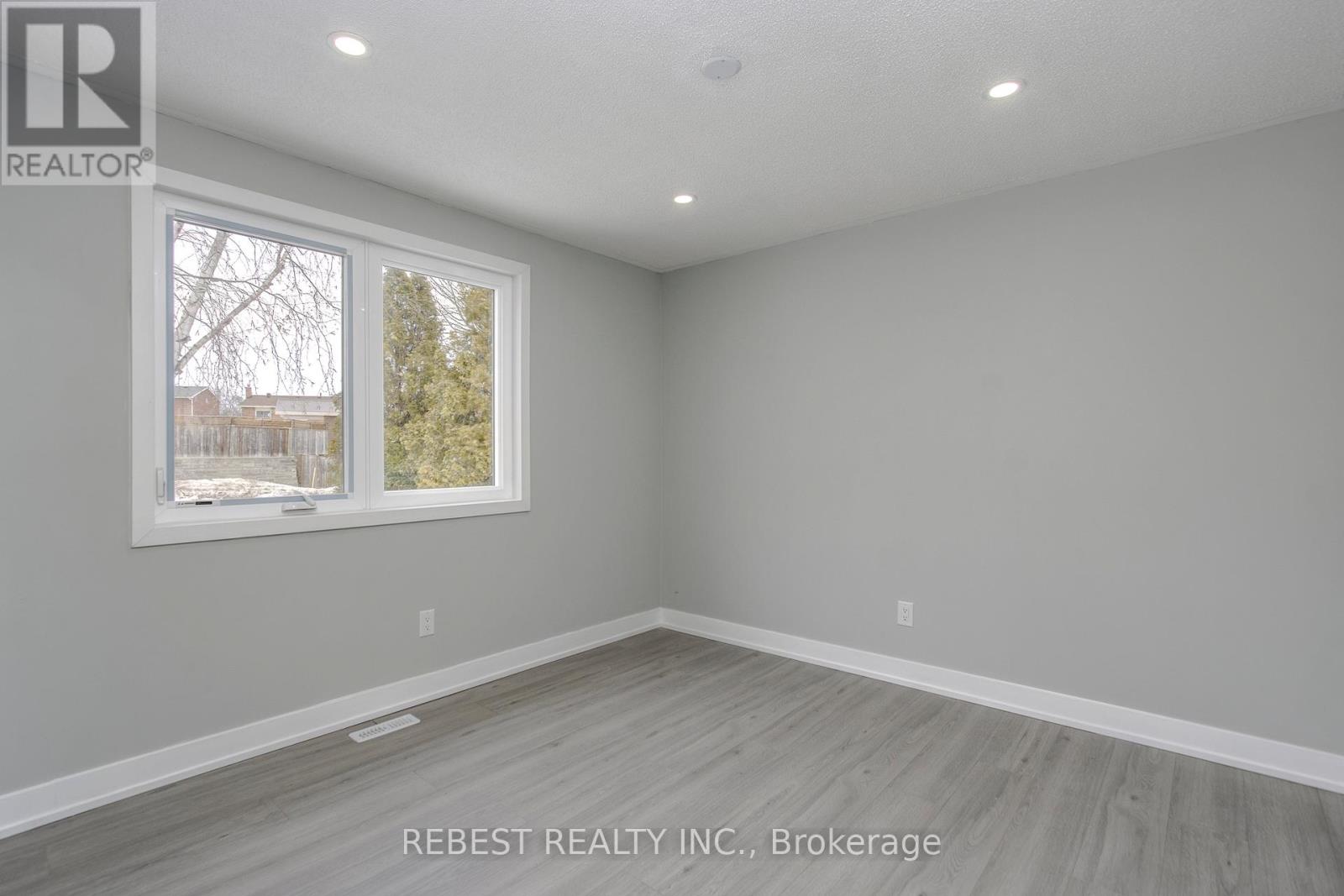 92 Lillian Crescent, Barrie (Sunnidale), Ontario  L4N 5H7 - Photo 21 - S12888390