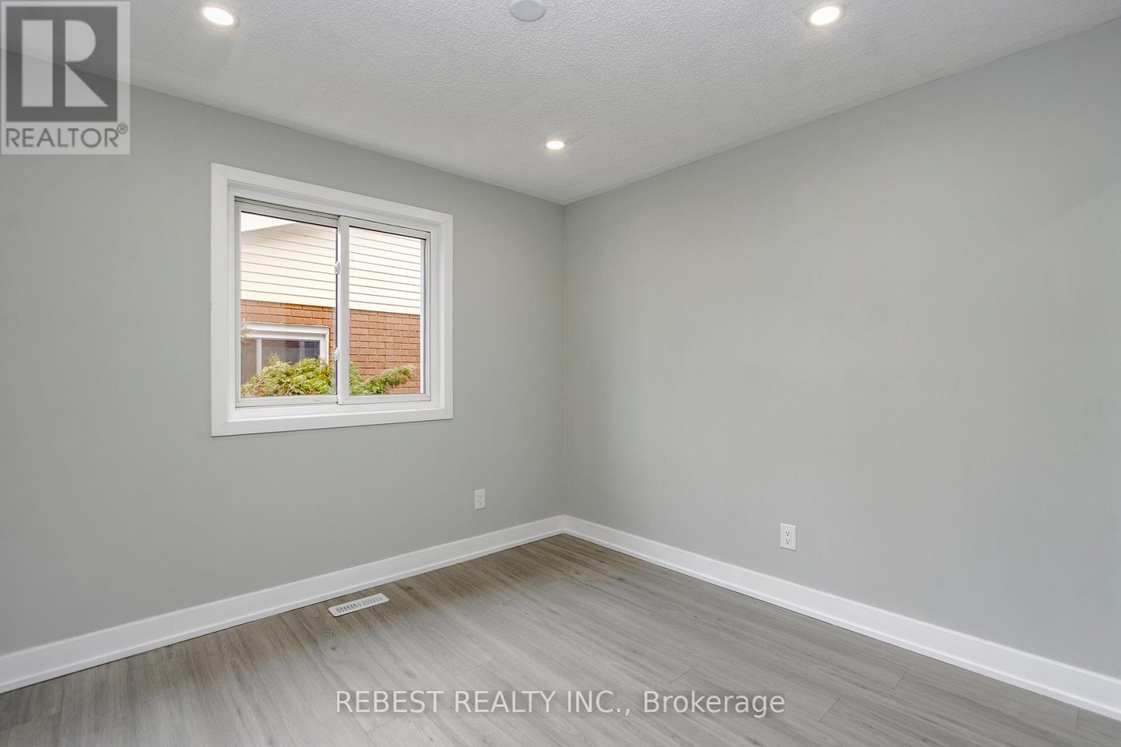 92 Lillian Crescent, Barrie (Sunnidale), Ontario  L4N 5H7 - Photo 23 - S12888390