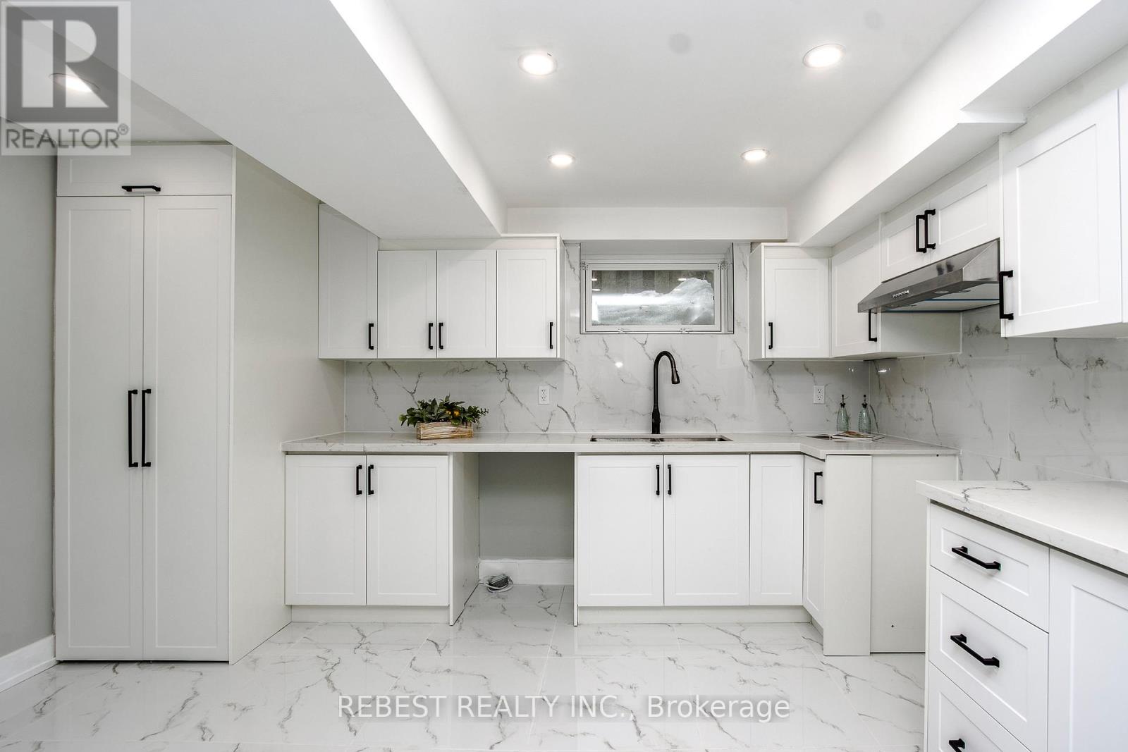 92 Lillian Crescent, Barrie (Sunnidale), Ontario  L4N 5H7 - Photo 36 - S12888390