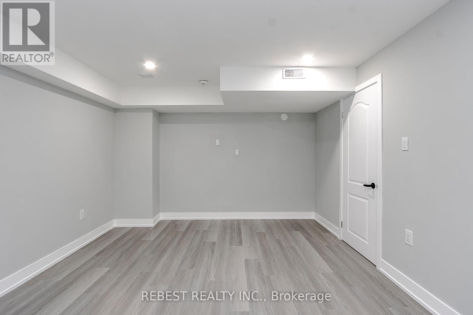 92 Lillian Crescent, Barrie (Sunnidale), Ontario  L4N 5H7 - Photo 43 - S12888390