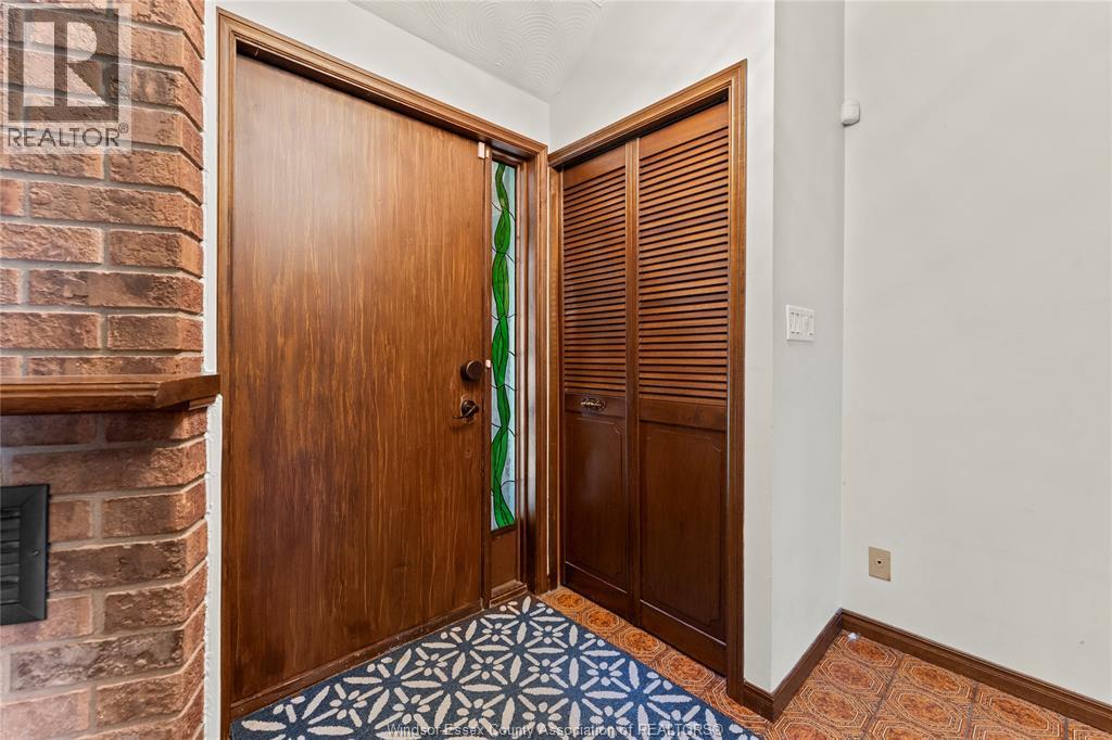 1643 Askin, Windsor, Ontario  N9B 3S4 - Photo 2 - 26005515