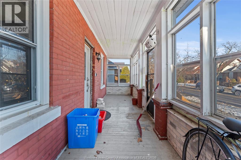 977 Gladstone, Windsor, Ontario  N9A 2R5 - Photo 5 - 26005514