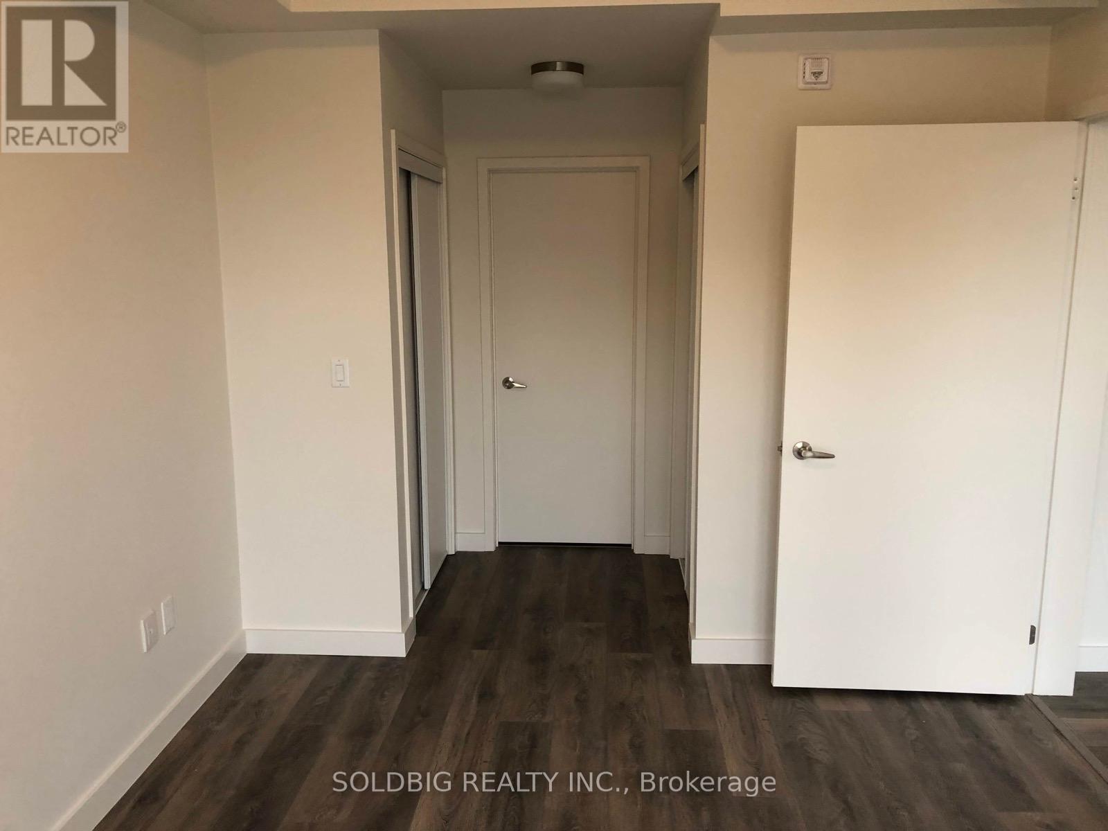 114 - 168 Sabina Drive, Oakville, Ontario  L6H 0W5 - Photo 6 - W12863528