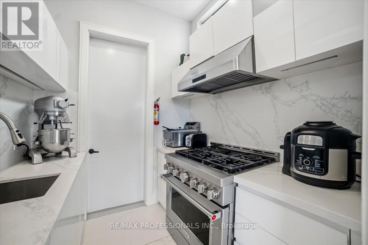 2206 Utely Road, Mississauga, Ontario  L5J 1X1 - Photo 14 - W12801708