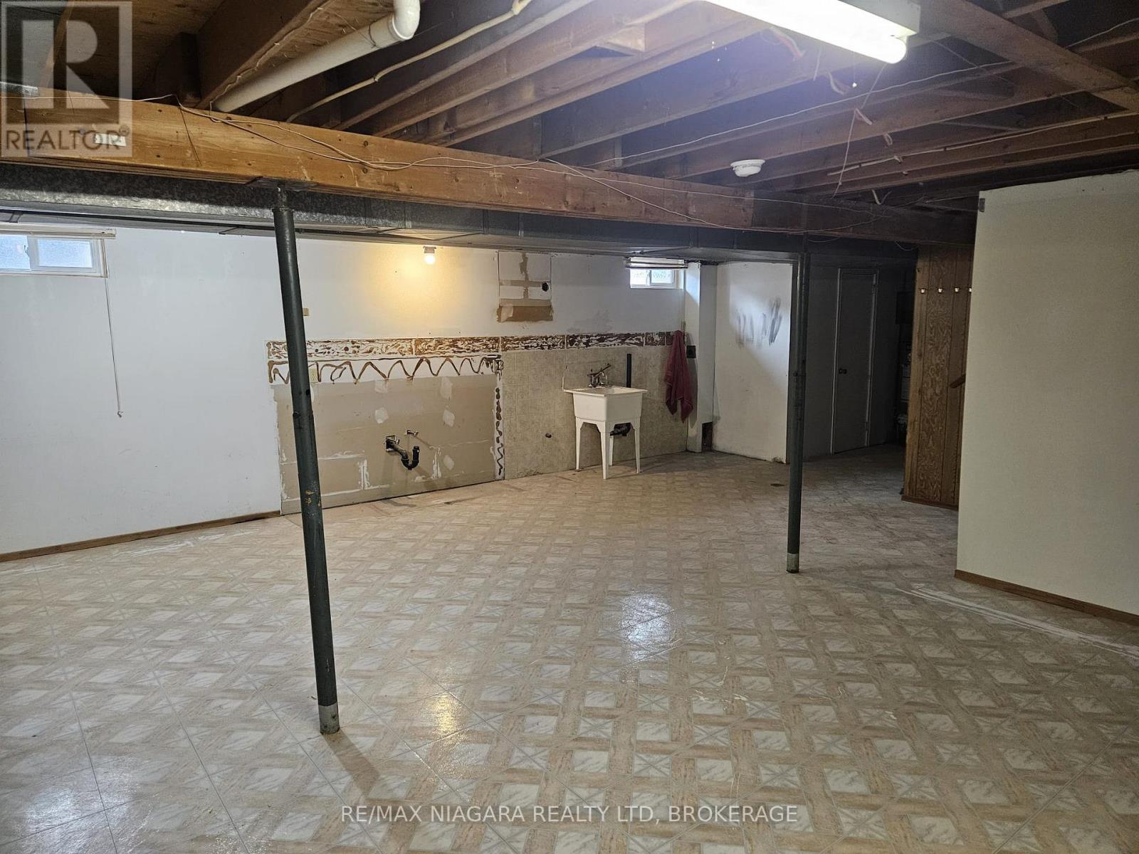 8006 Paddock Trail Drive, Niagara Falls (Ascot), Ontario  L2H 1X2 - Photo 22 - X12757156