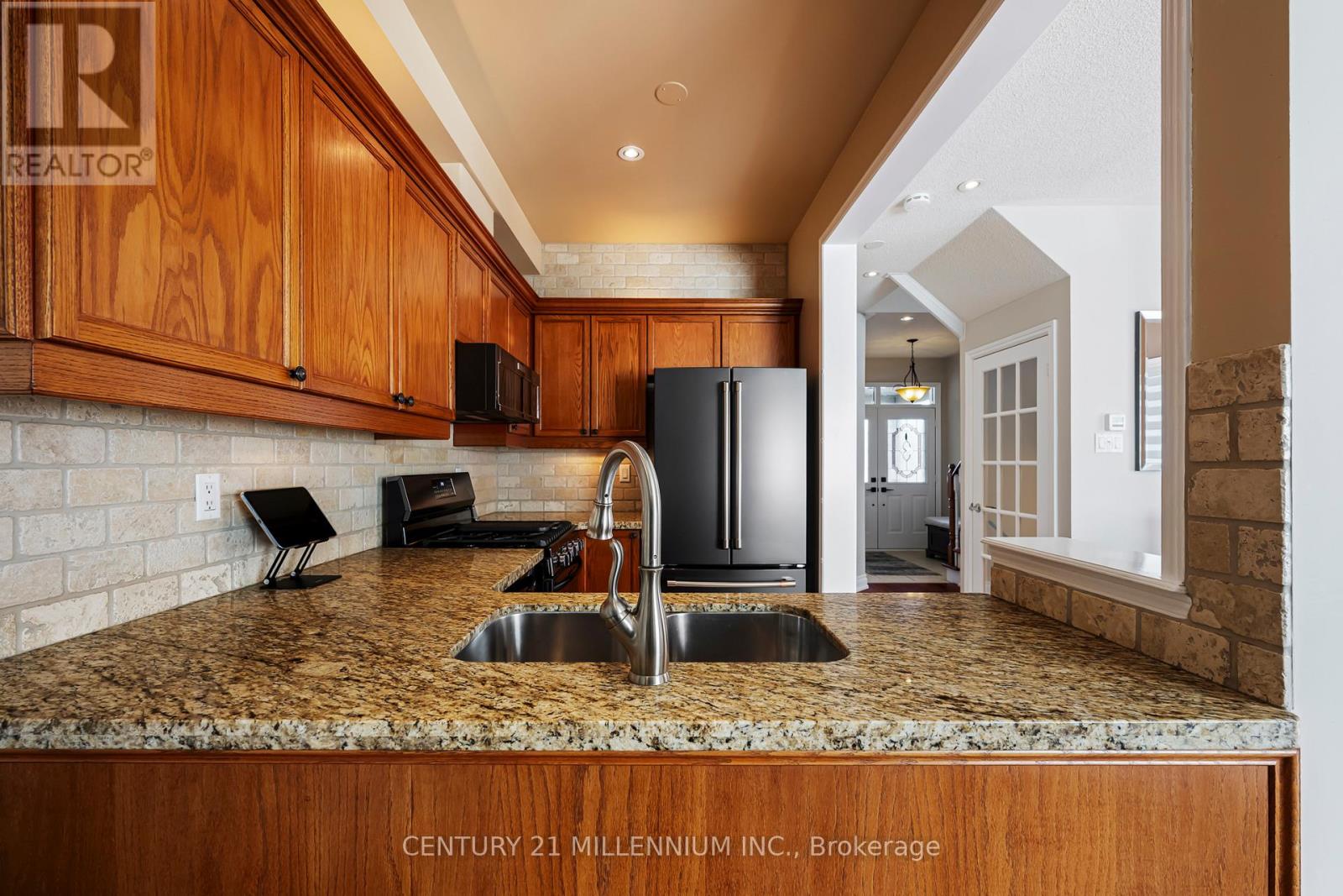 42 Rubysilver Drive, Brampton, Ontario  L6P 1P9 - Photo 13 - W12888194