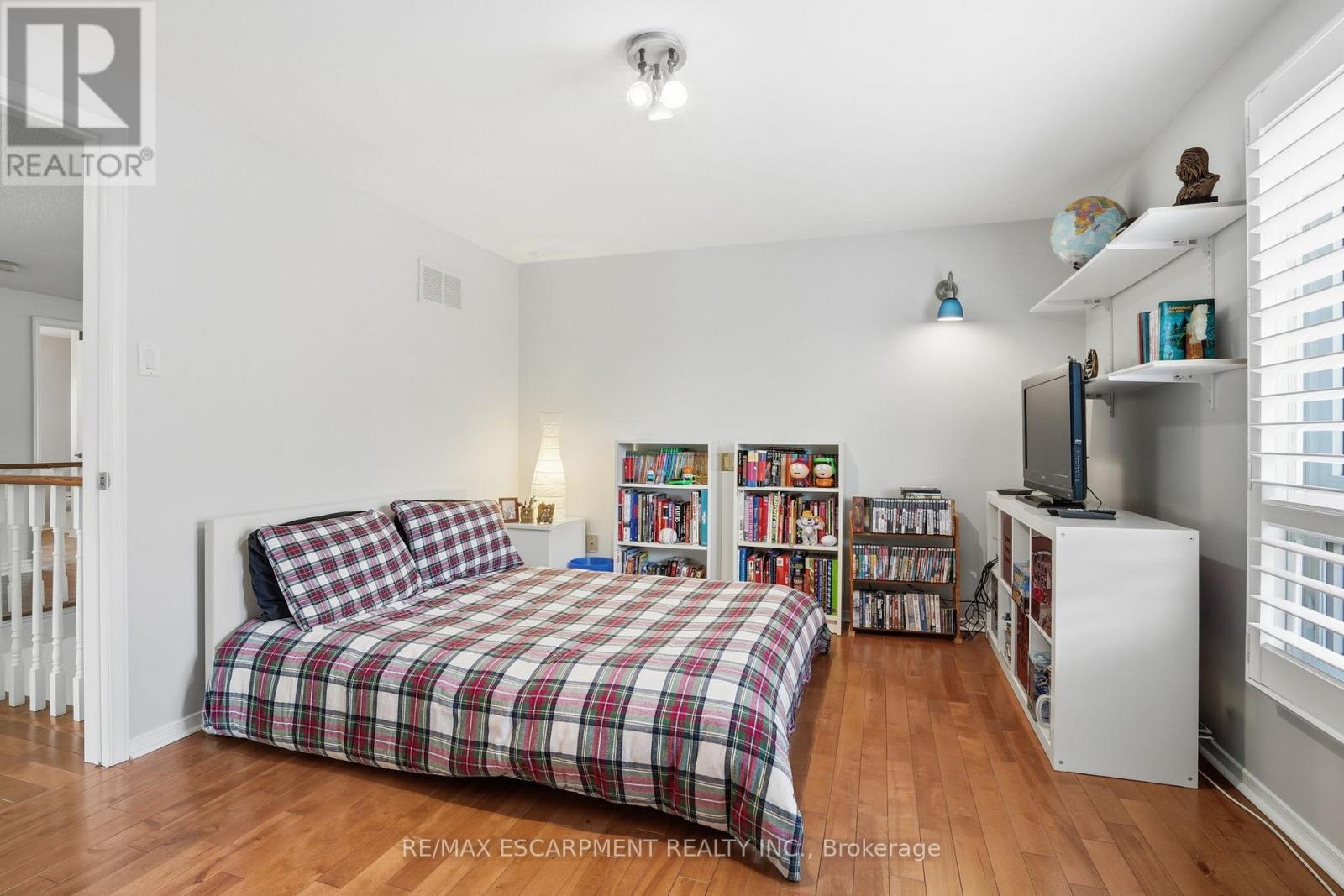 3192 Colebrook Court, Mississauga, Ontario  L5N 3E2 - Photo 37 - W12888232