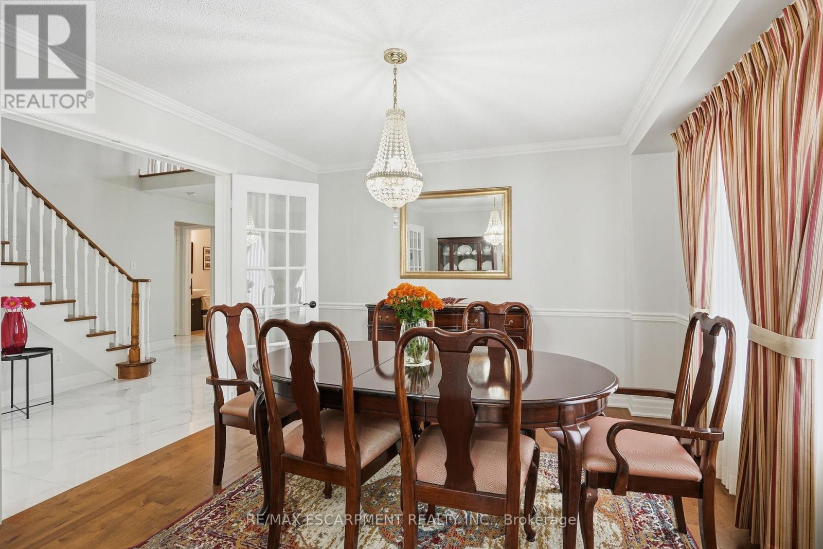 3192 Colebrook Court, Mississauga, Ontario  L5N 3E2 - Photo 9 - W12888232