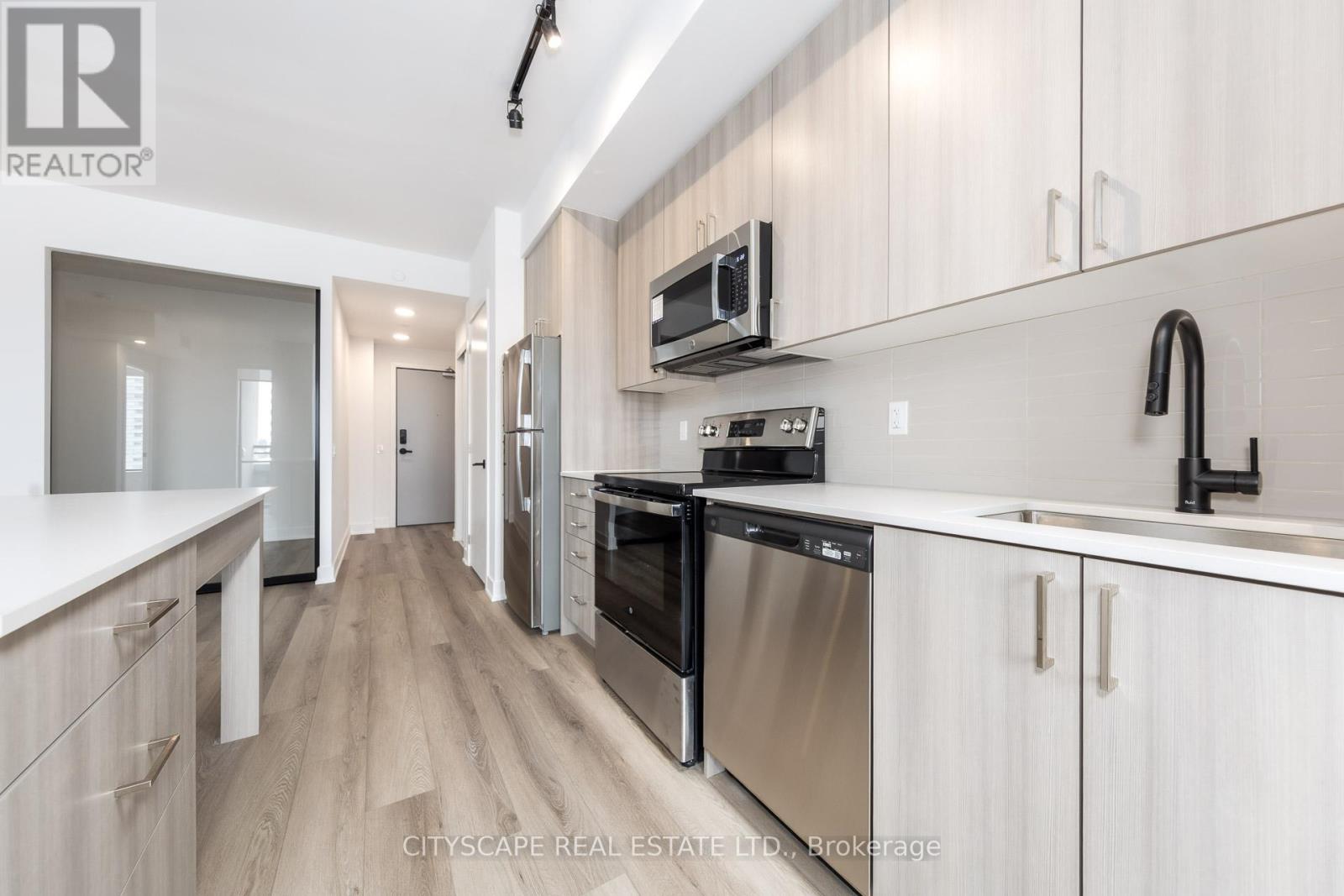 805 - 758 Dovercourt Road W, Toronto, Ontario  M6H 1L8 - Photo 11 - W12888288