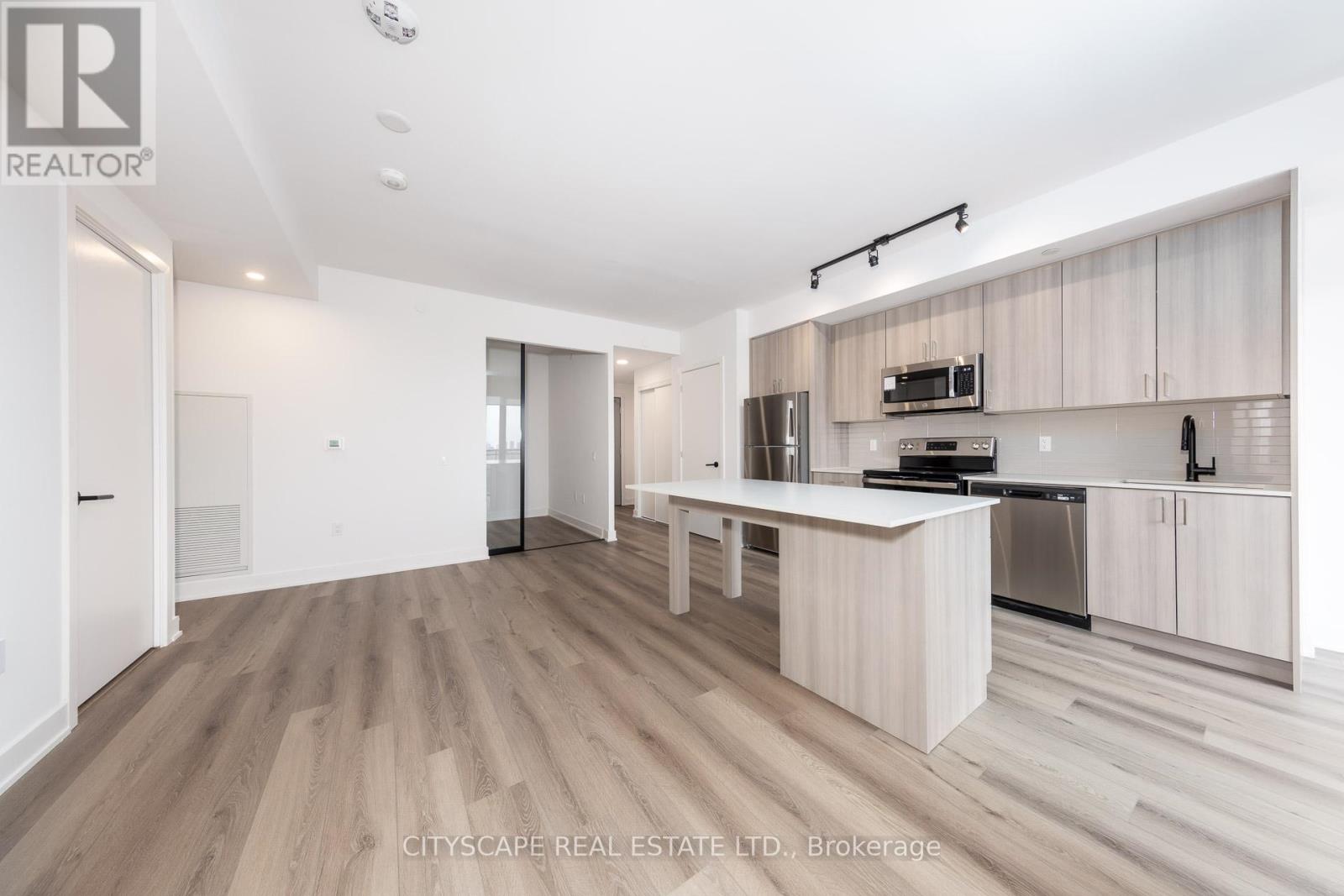 805 - 758 Dovercourt Road W, Toronto, Ontario  M6H 1L8 - Photo 7 - W12888288