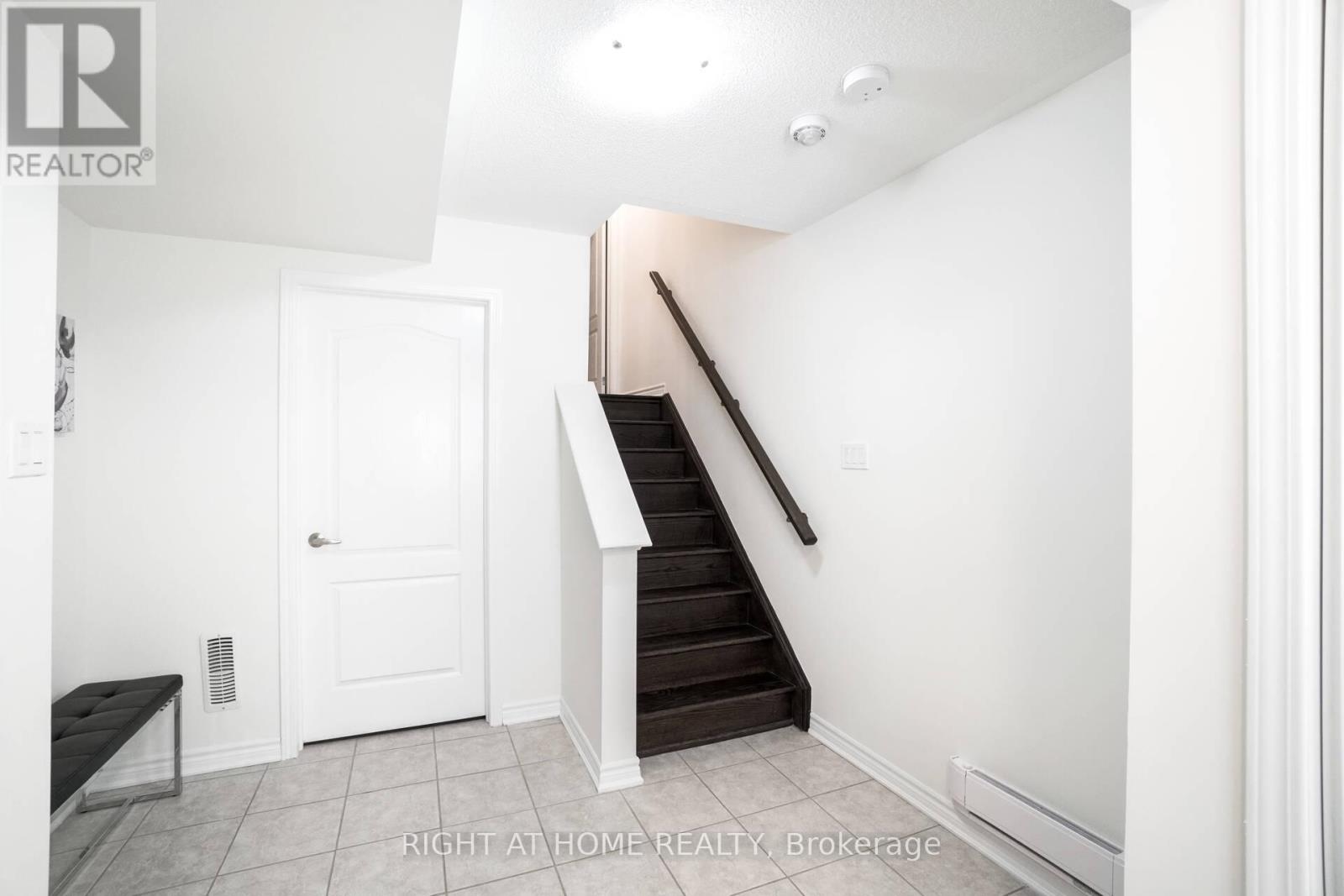 277 Casson Point, Milton, Ontario  L9E 0A1 - Photo 6 - W12888296