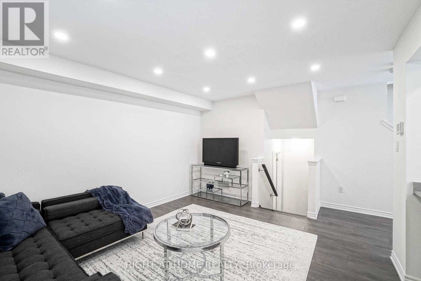 277 Casson Point, Milton, Ontario  L9E 0A1 - Photo 7 - W12888296