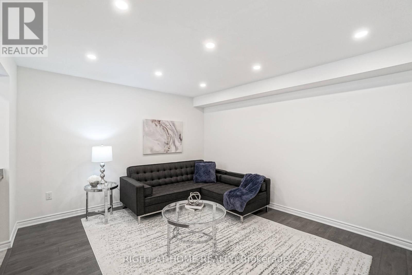 277 Casson Point, Milton, Ontario  L9E 0A1 - Photo 8 - W12888296