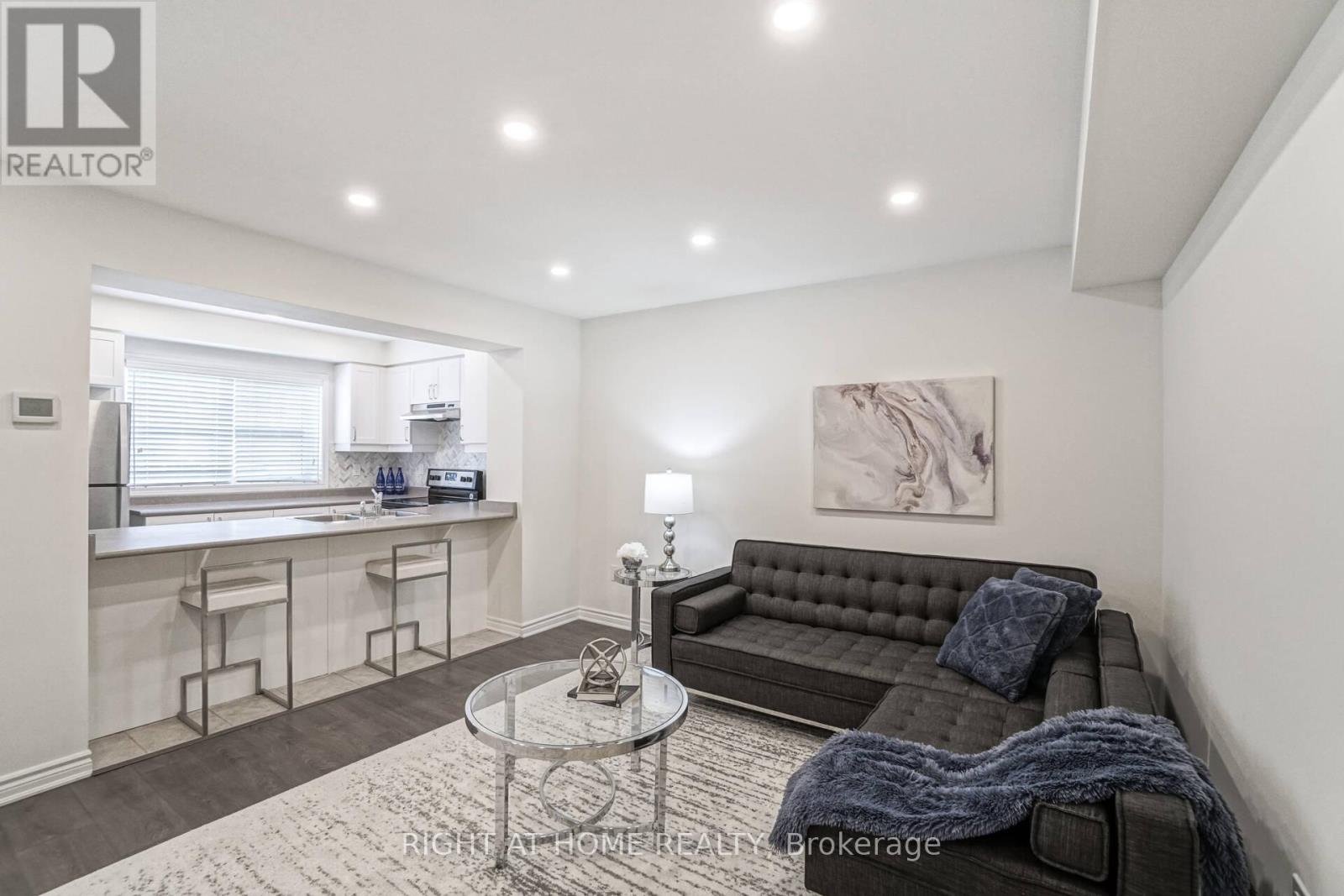 277 Casson Point, Milton, Ontario  L9E 0A1 - Photo 9 - W12888296