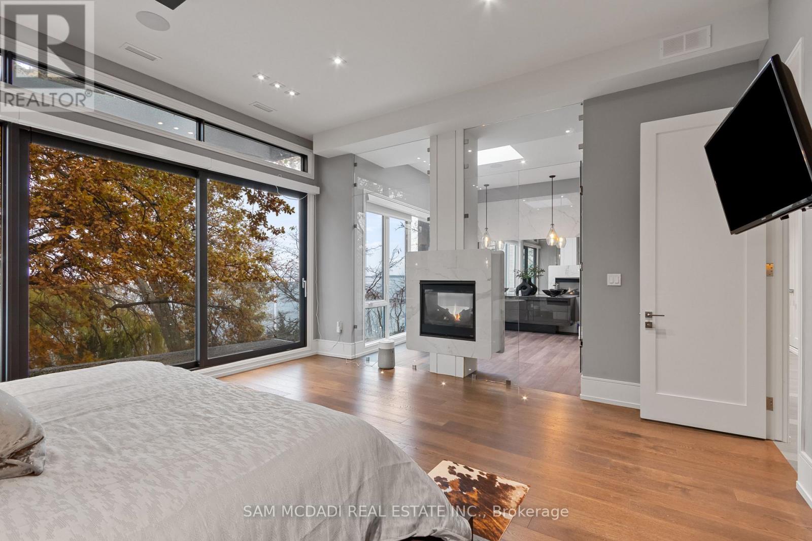 67 Lake Promenade, Toronto, Ontario  M8W 1A2 - Photo 19 - W12888306