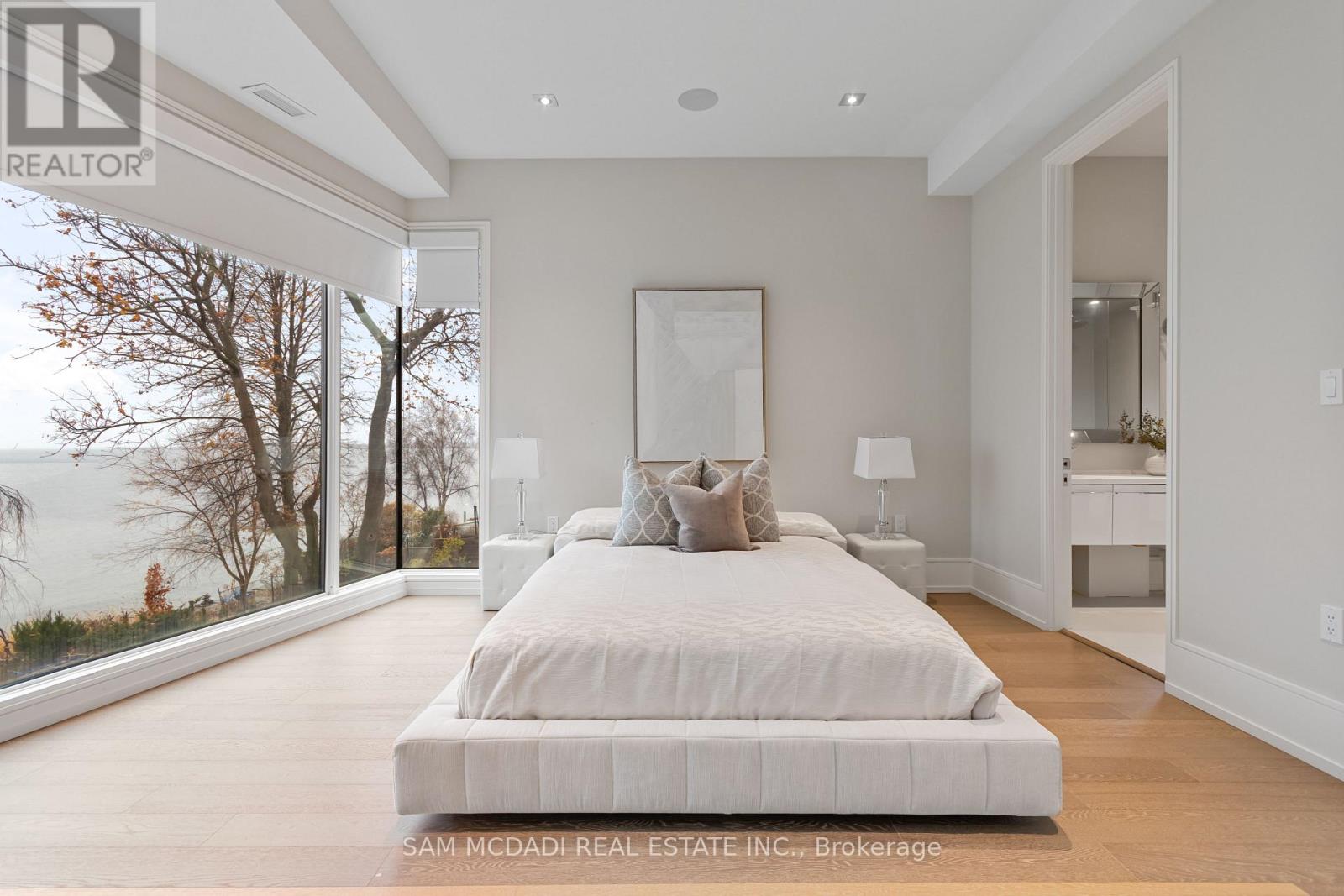 67 Lake Promenade, Toronto, Ontario  M8W 1A2 - Photo 22 - W12888306