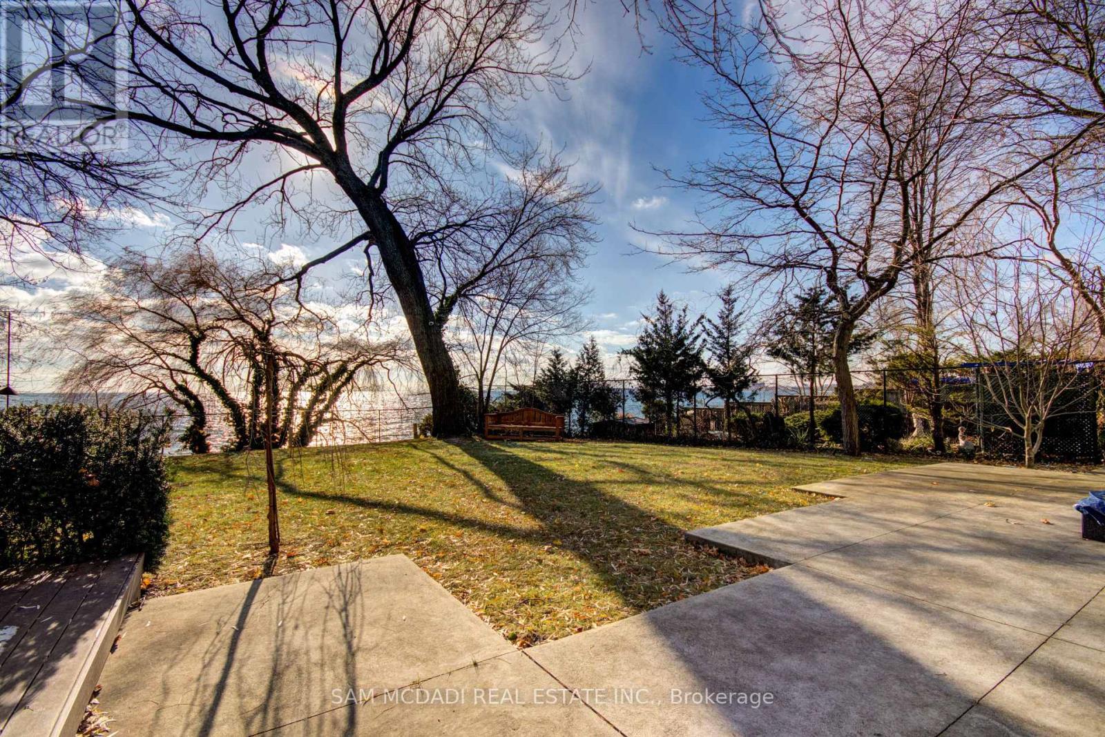 67 Lake Promenade, Toronto, Ontario  M8W 1A2 - Photo 42 - W12888306