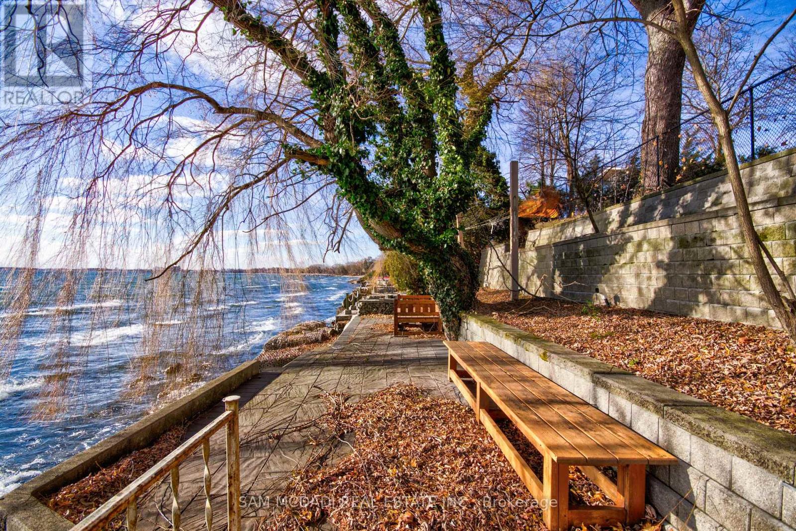 67 Lake Promenade, Toronto, Ontario  M8W 1A2 - Photo 45 - W12888306