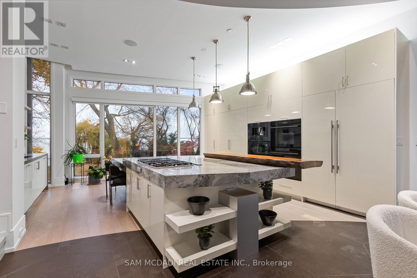 67 Lake Promenade, Toronto, Ontario  M8W 1A2 - Photo 8 - W12888306