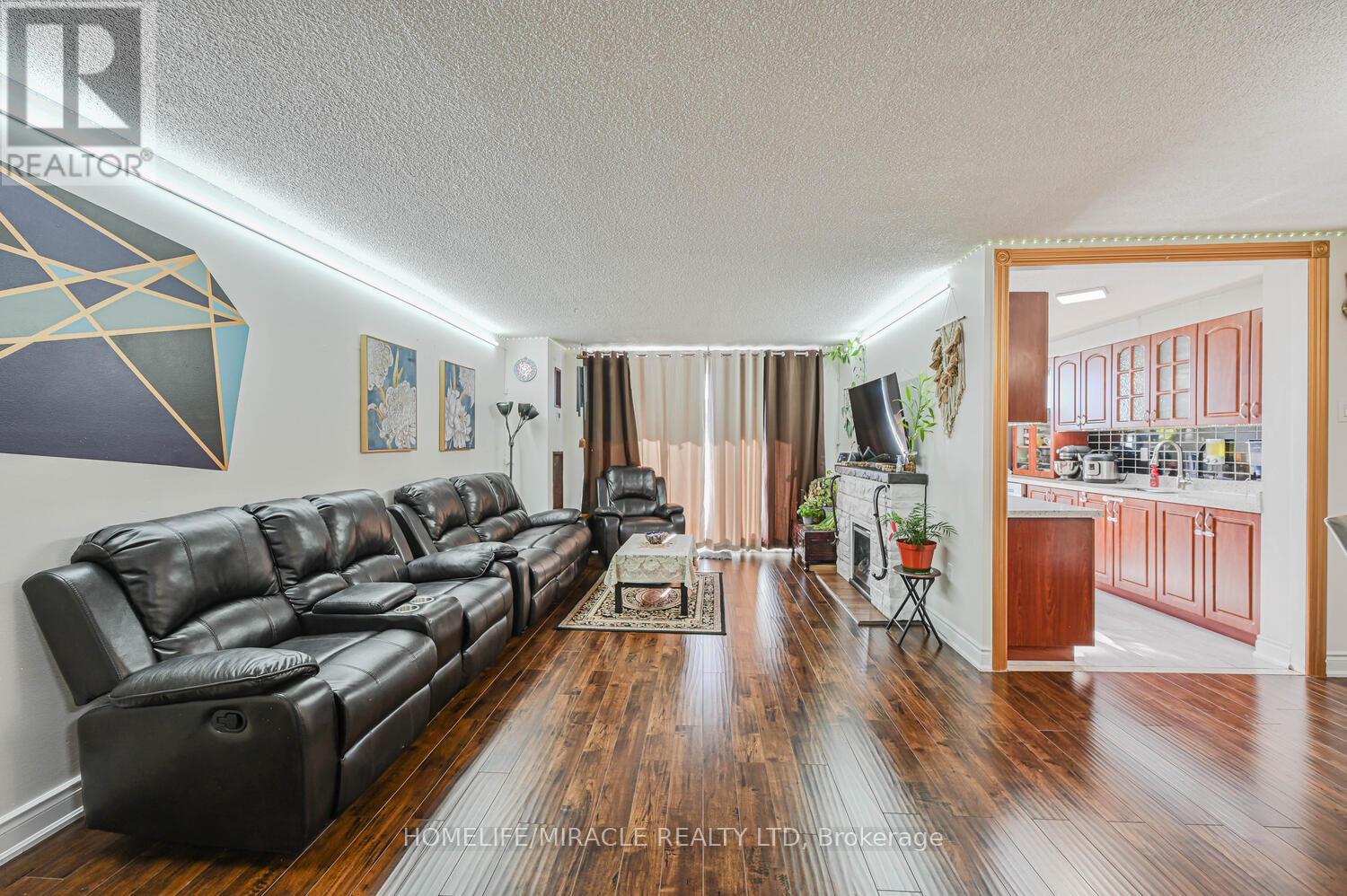 1802 - 4 Kings Cross Road, Brampton, Ontario  L6T 3X8 - Photo 11 - W12888312