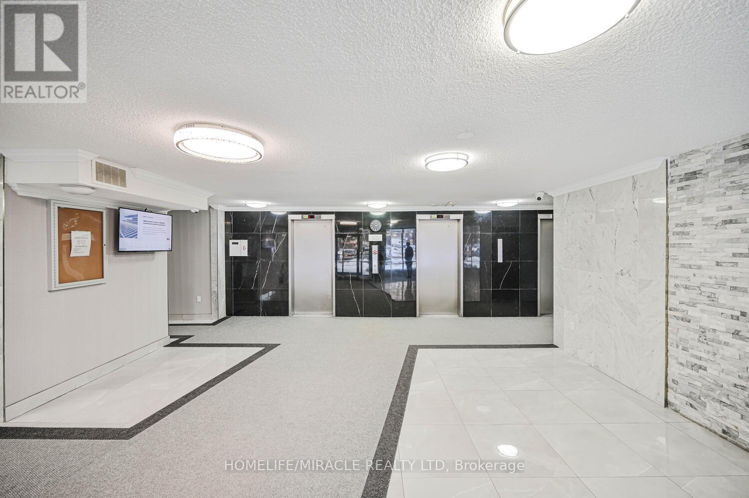 1802 - 4 Kings Cross Road, Brampton, Ontario  L6T 3X8 - Photo 4 - W12888312