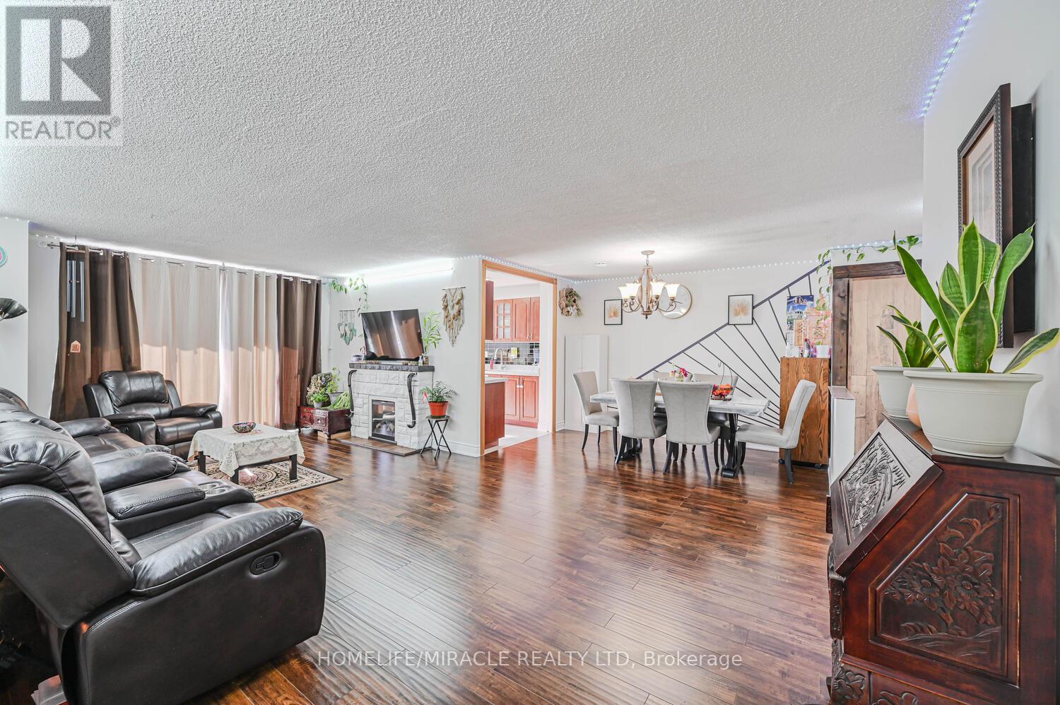 1802 - 4 Kings Cross Road, Brampton, Ontario  L6T 3X8 - Photo 8 - W12888312