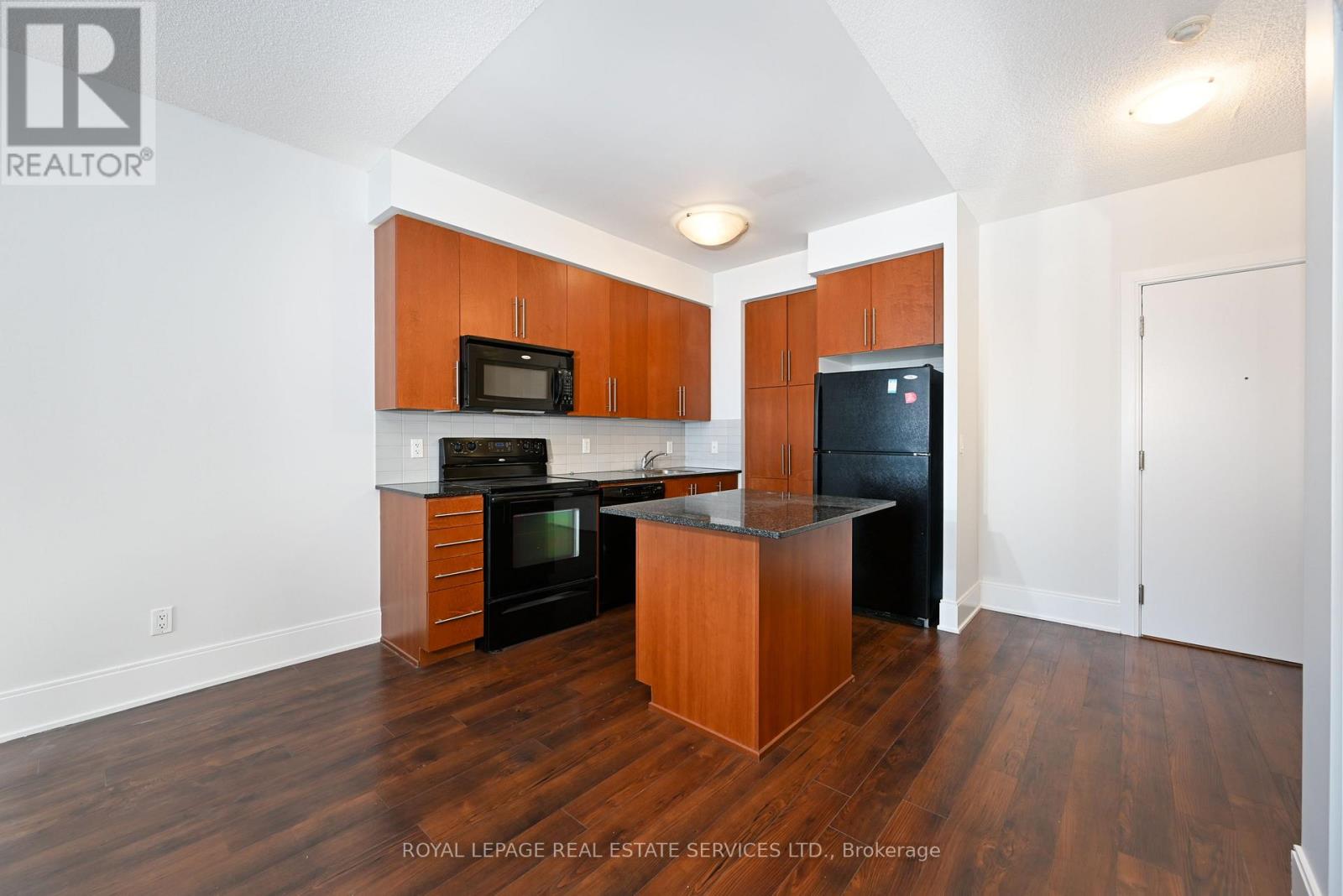 2305 - 330 Burnhamthorpe Road W, Mississauga, Ontario  L5B 0E1 - Photo 8 - W12888334